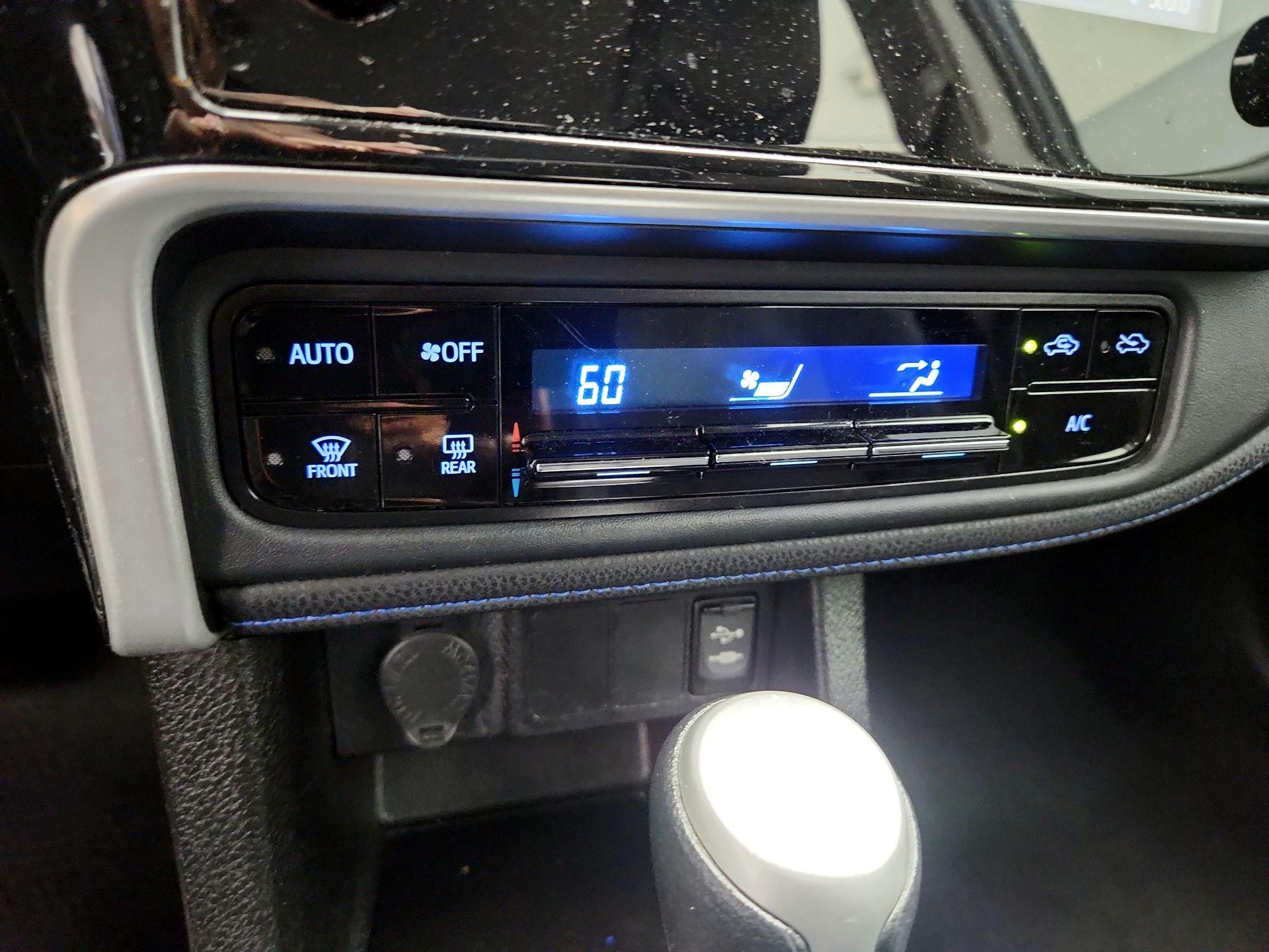 Thumbnail: 2018 Toyota Corolla - 16