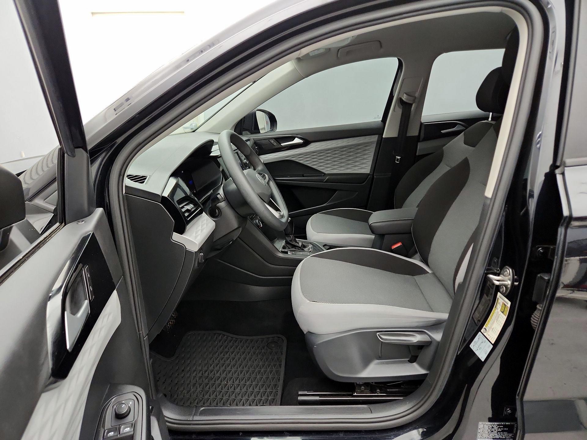 Thumbnail: 2022 Volkswagen Taos - 11