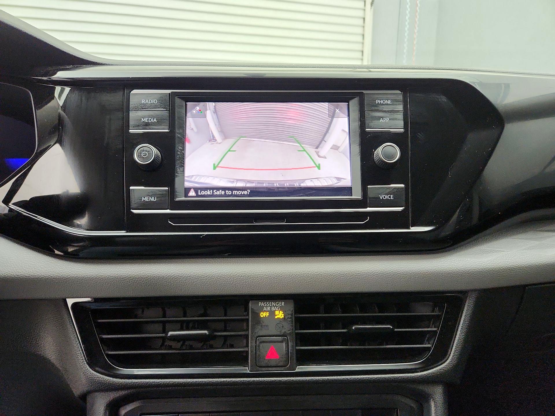 Thumbnail: 2022 Volkswagen Taos - 14