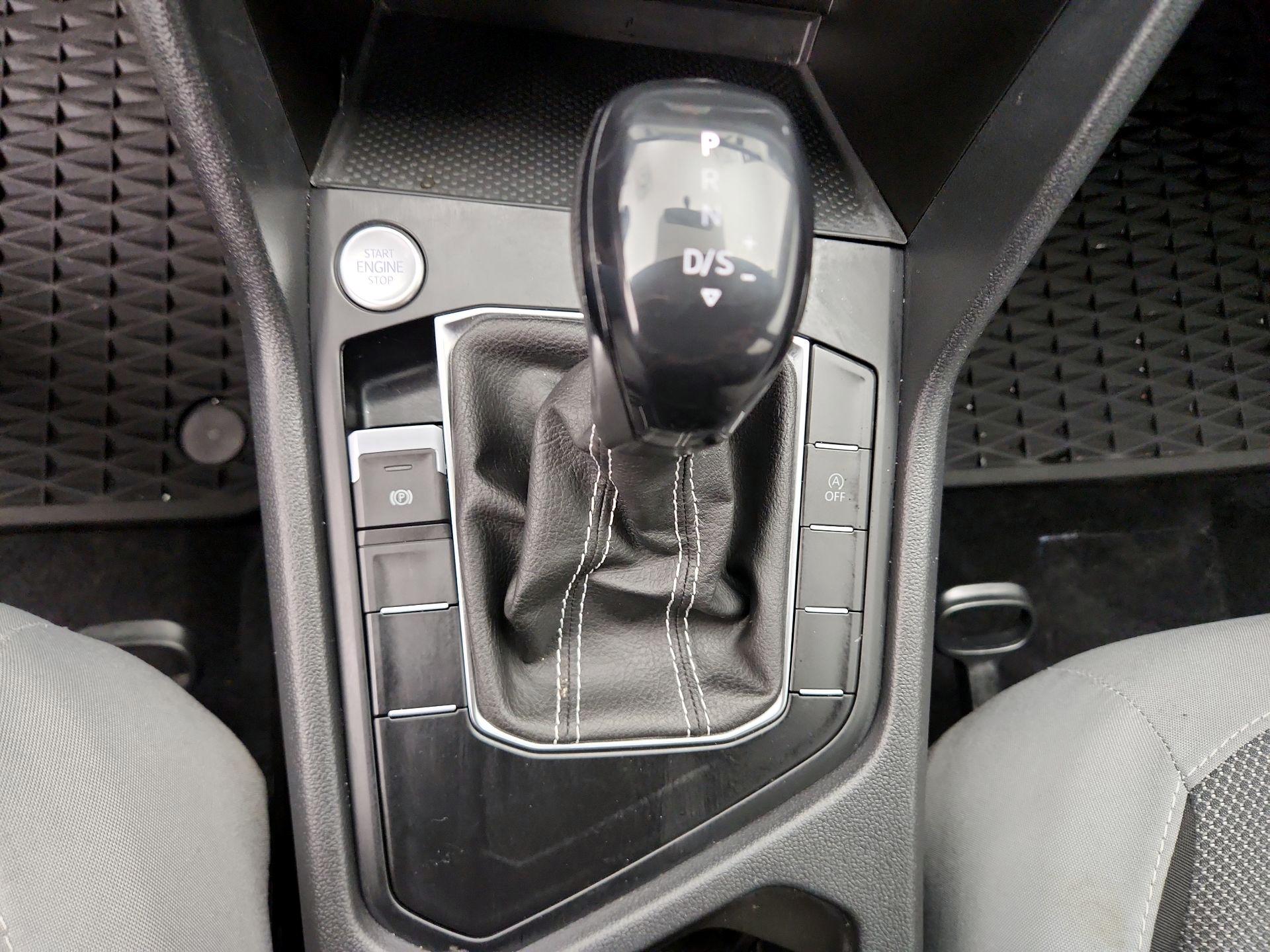 Thumbnail: 2022 Volkswagen Taos - 17