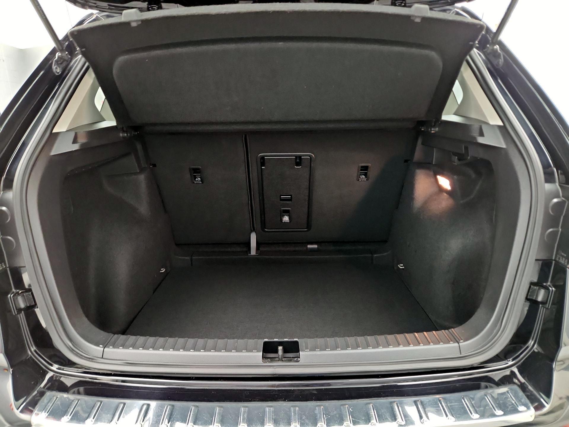 Thumbnail: 2022 Volkswagen Taos - 20