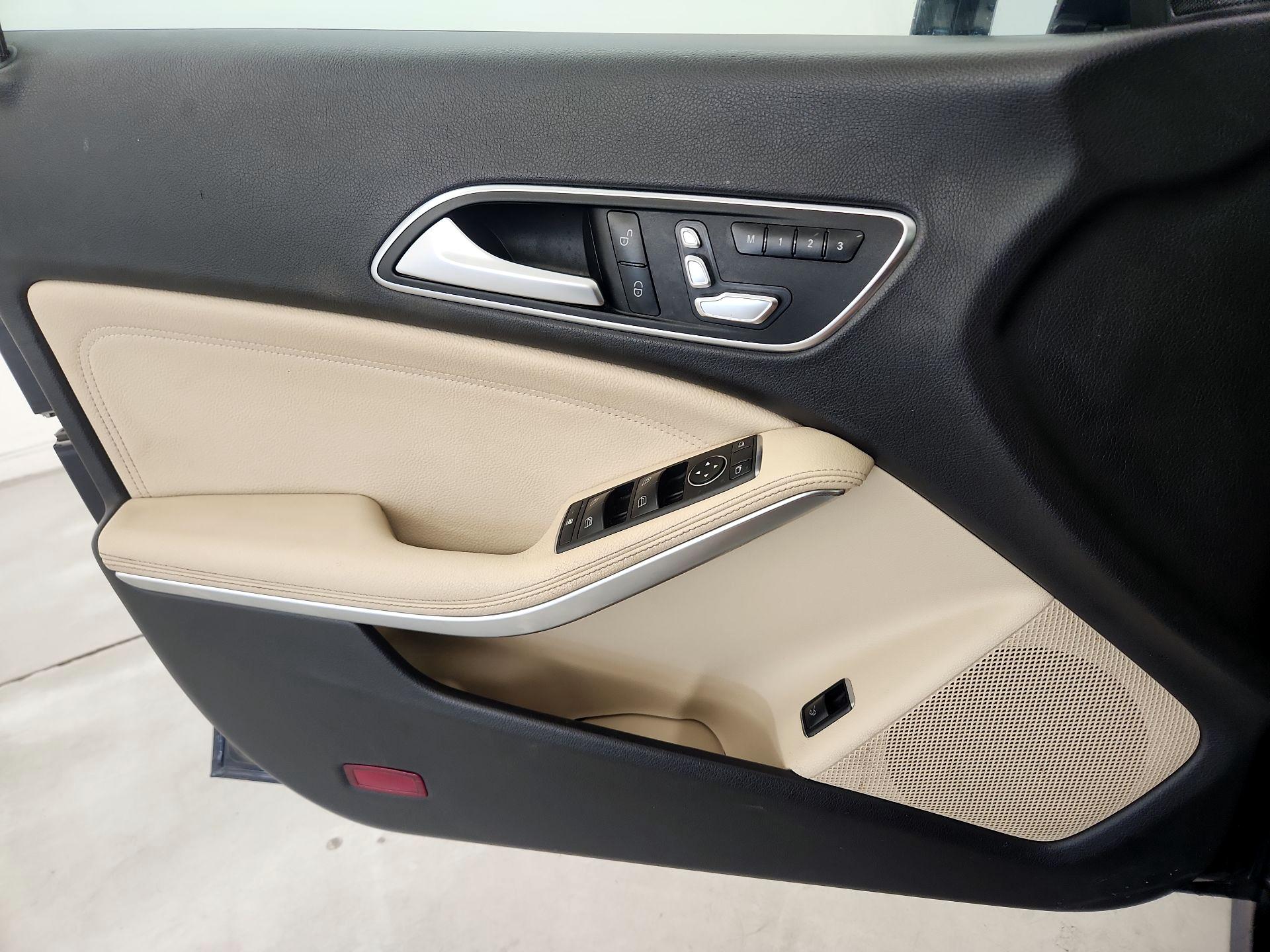 Thumbnail: 2019 Mercedes-Benz CLA - 12