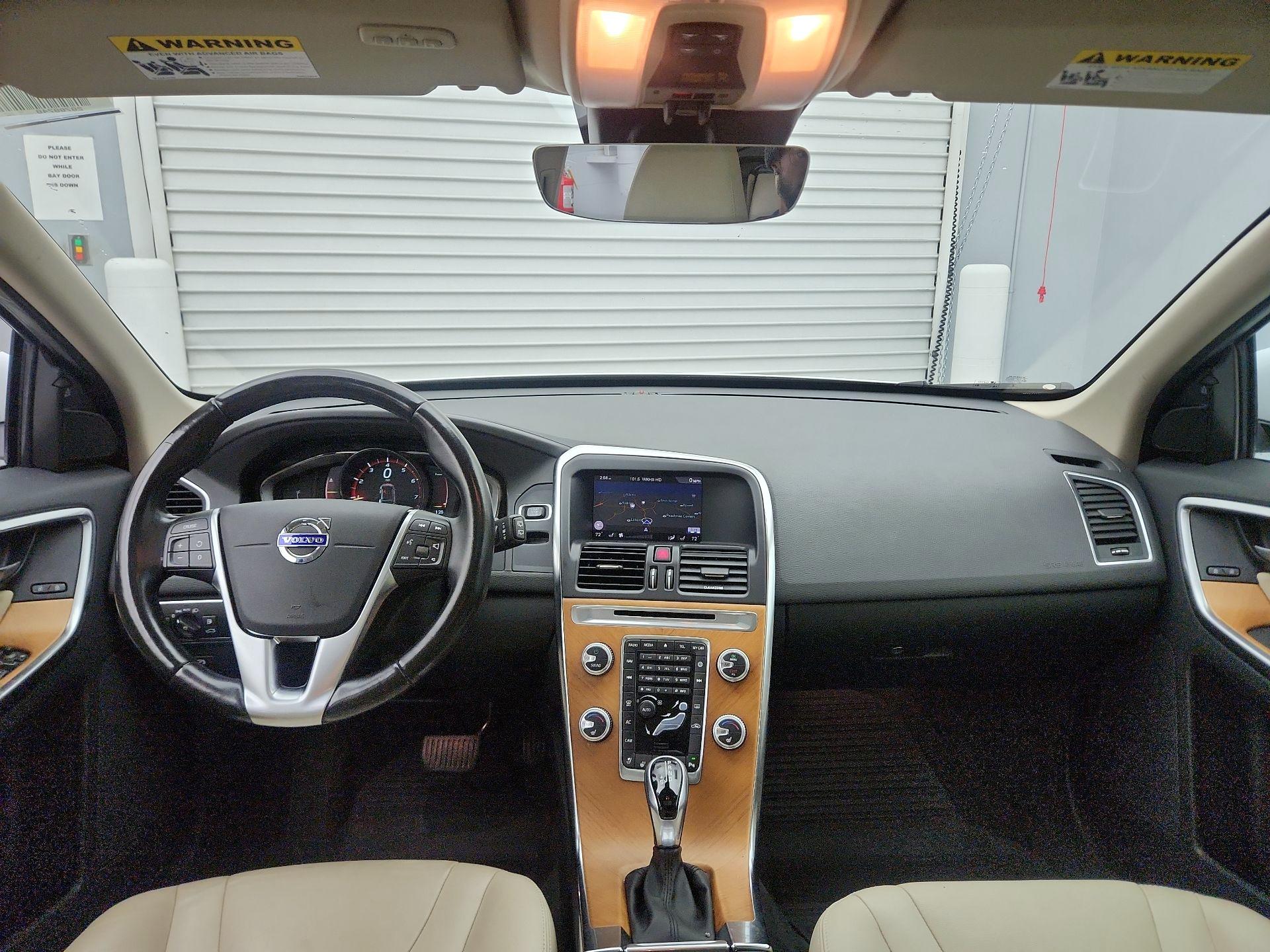 Thumbnail: 2017 Volvo XC60 - 9