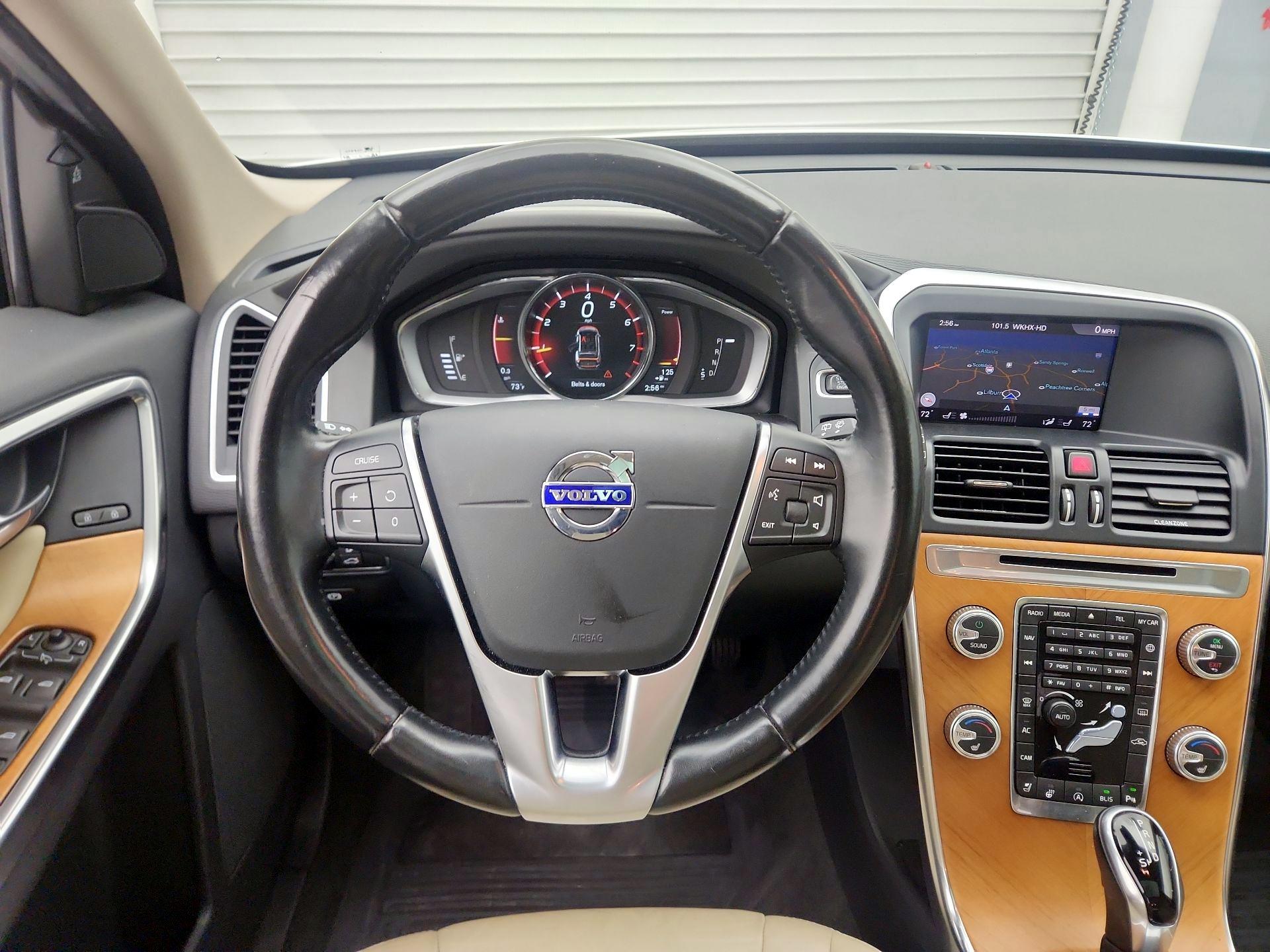 Thumbnail: 2017 Volvo XC60 - 10