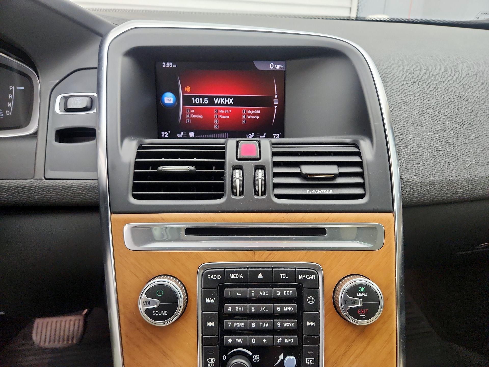 Thumbnail: 2017 Volvo XC60 - 16