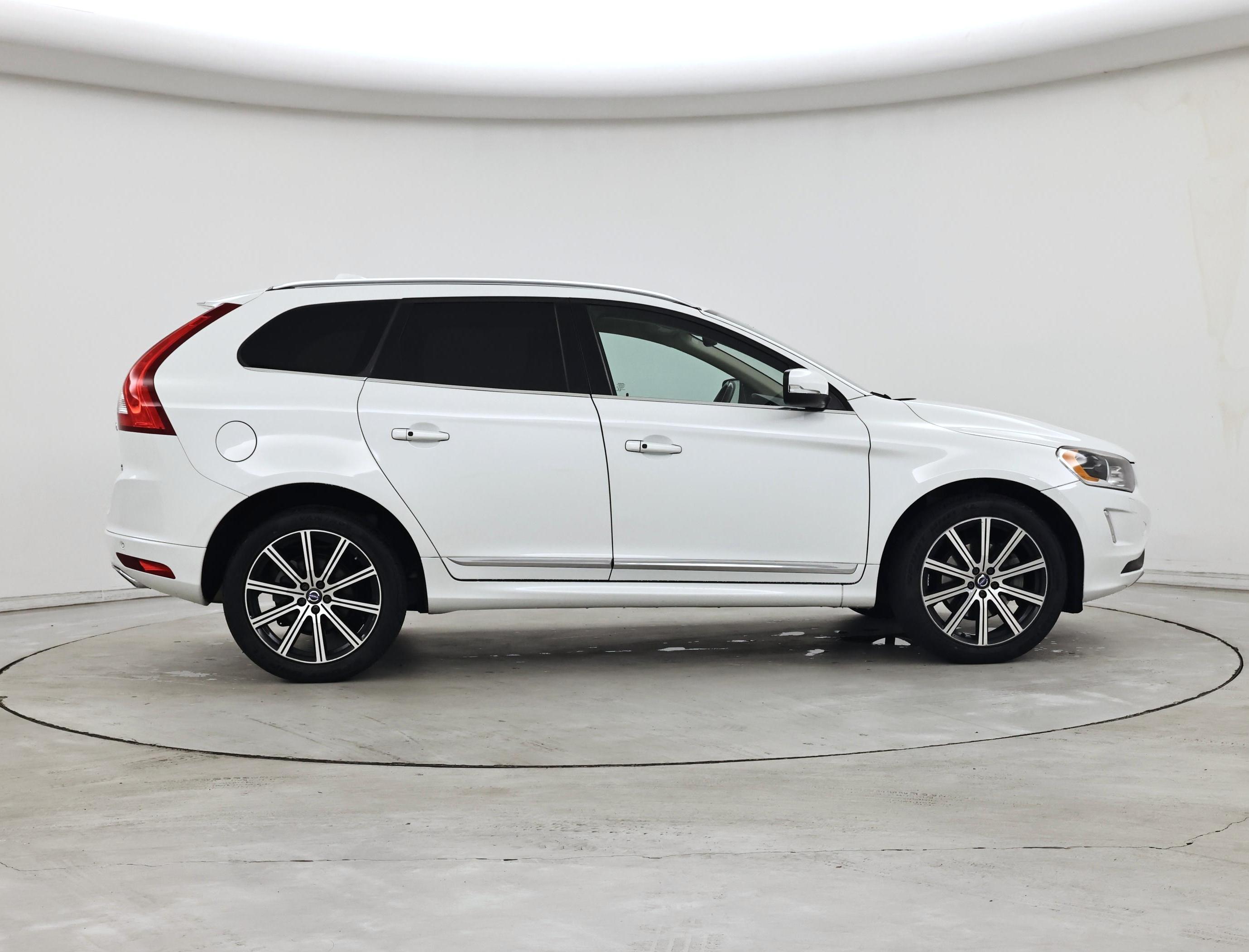Thumbnail: 2017 Volvo XC60 - 7