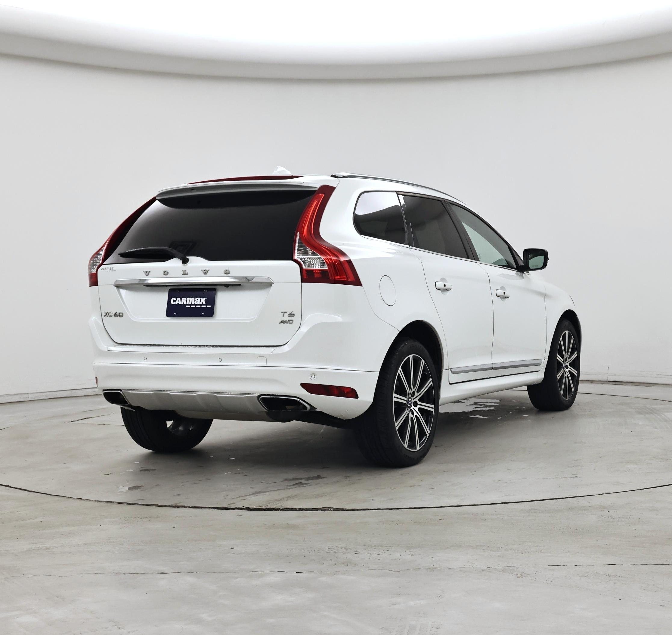 Thumbnail: 2017 Volvo XC60 - 8