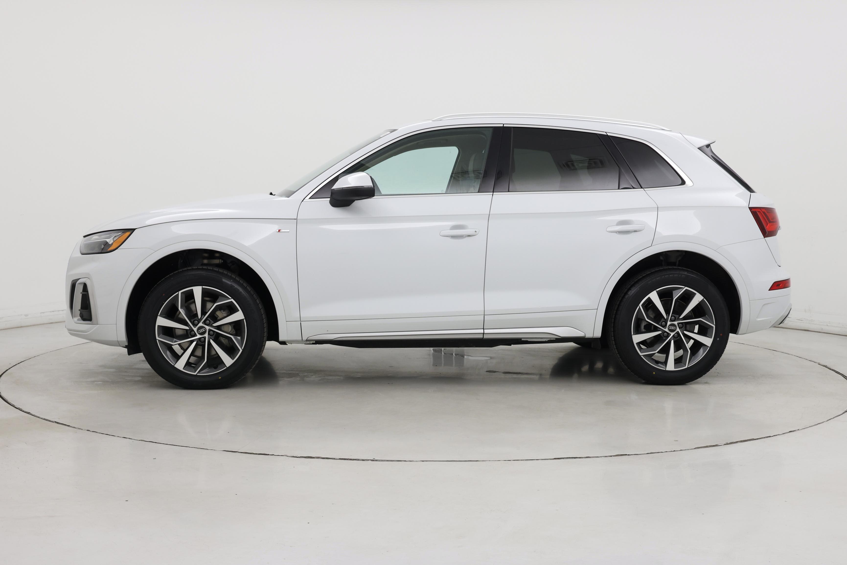 Thumbnail: 2023 Audi Q5 - 3