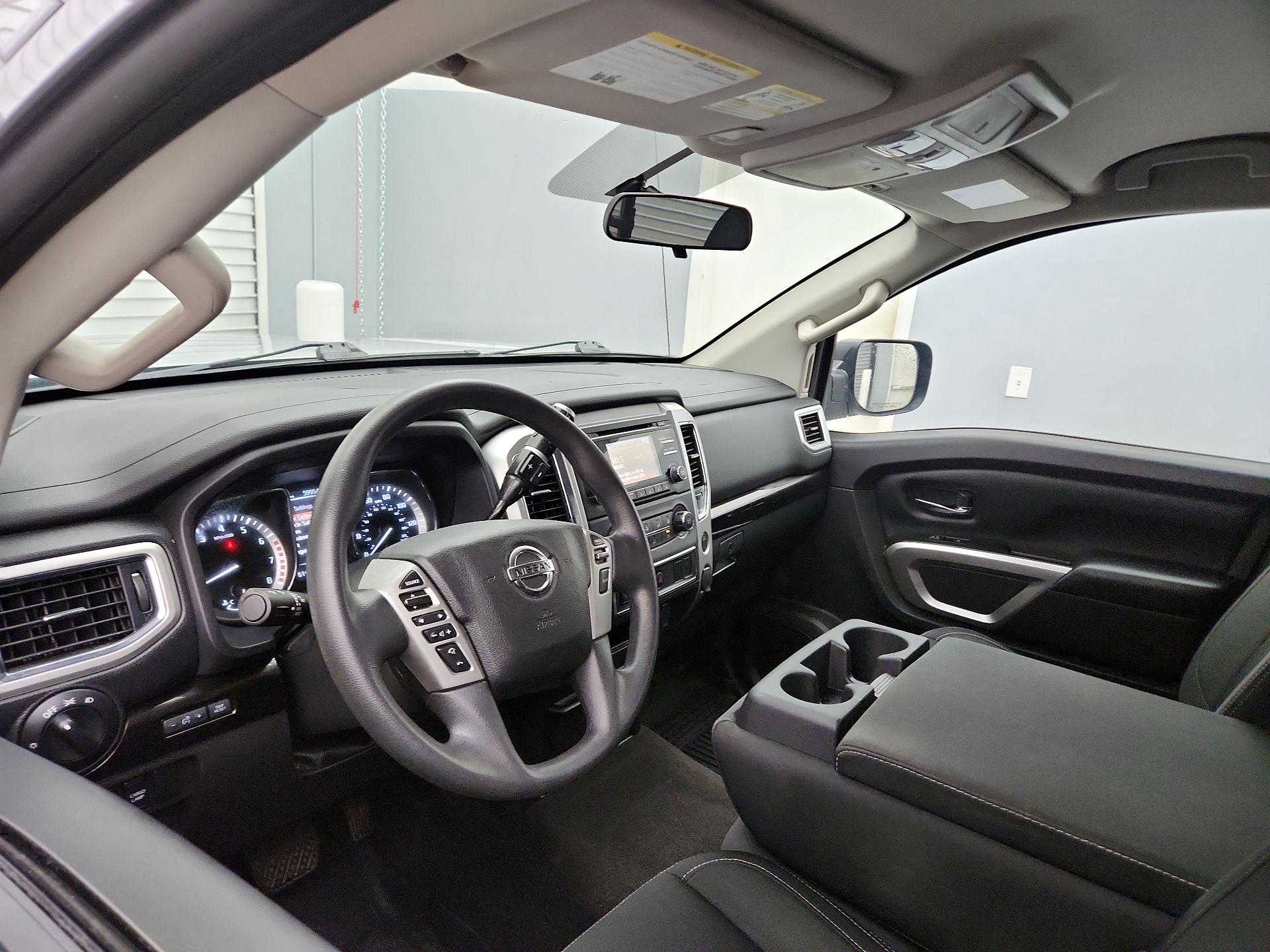 Thumbnail: 2017 Nissan Titan - 9