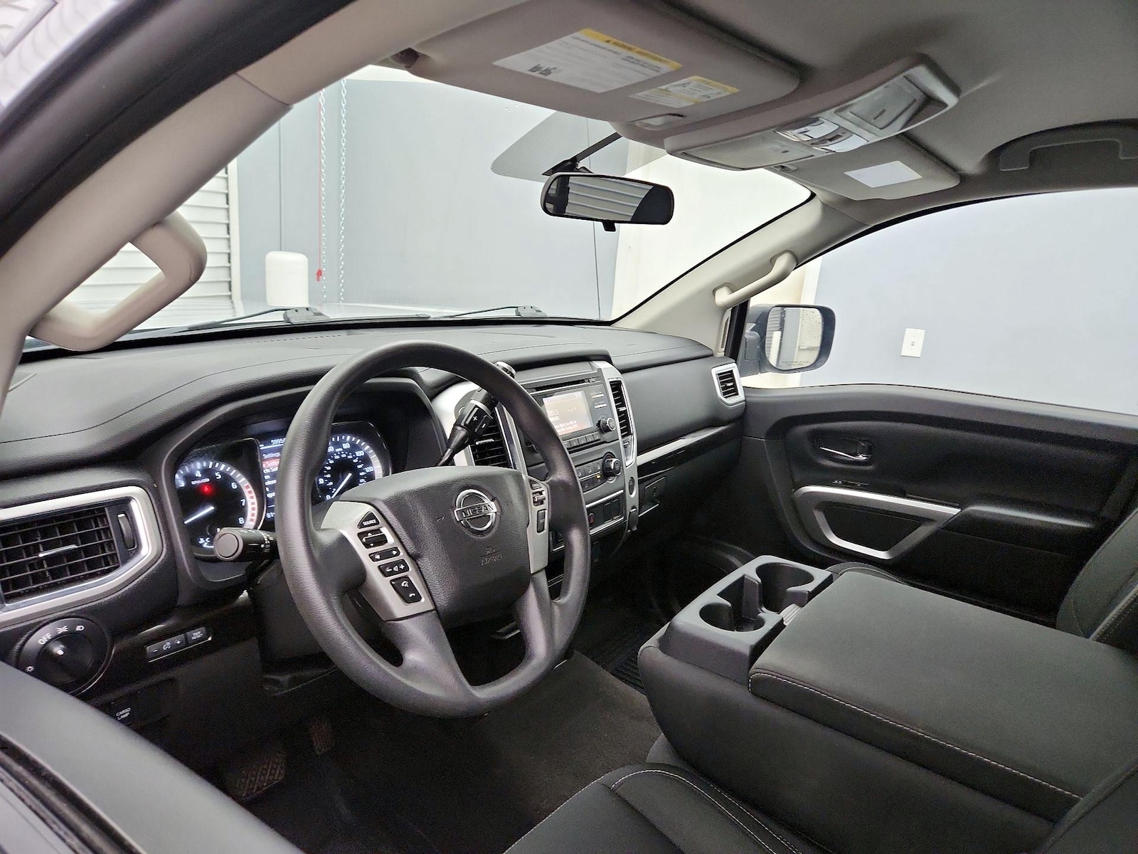 2017 Nissan Titan SV - Photo 10