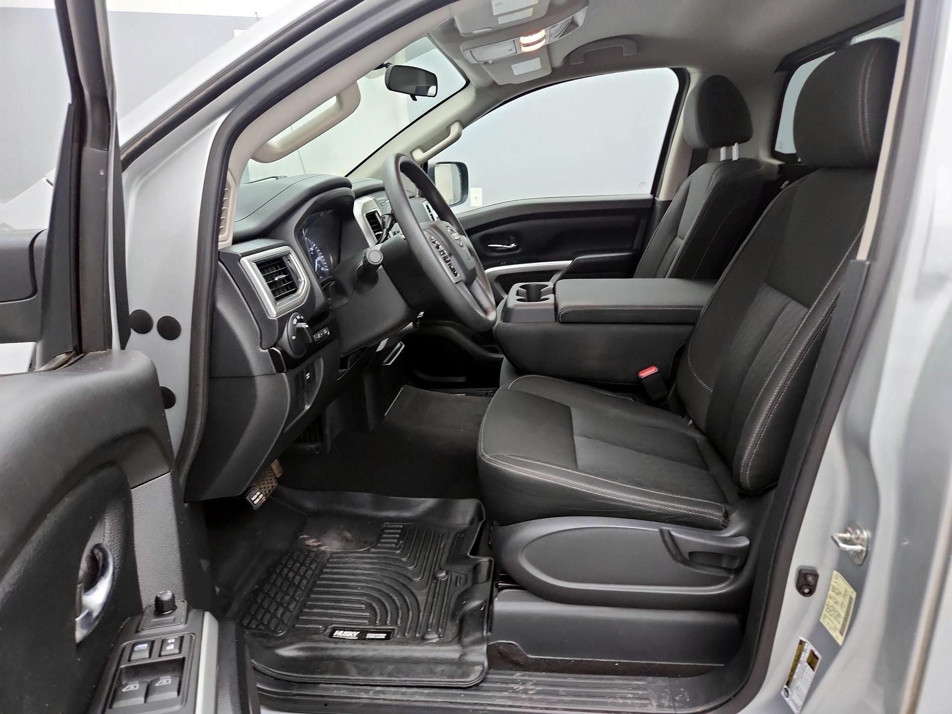 Thumbnail: 2017 Nissan Titan - 11