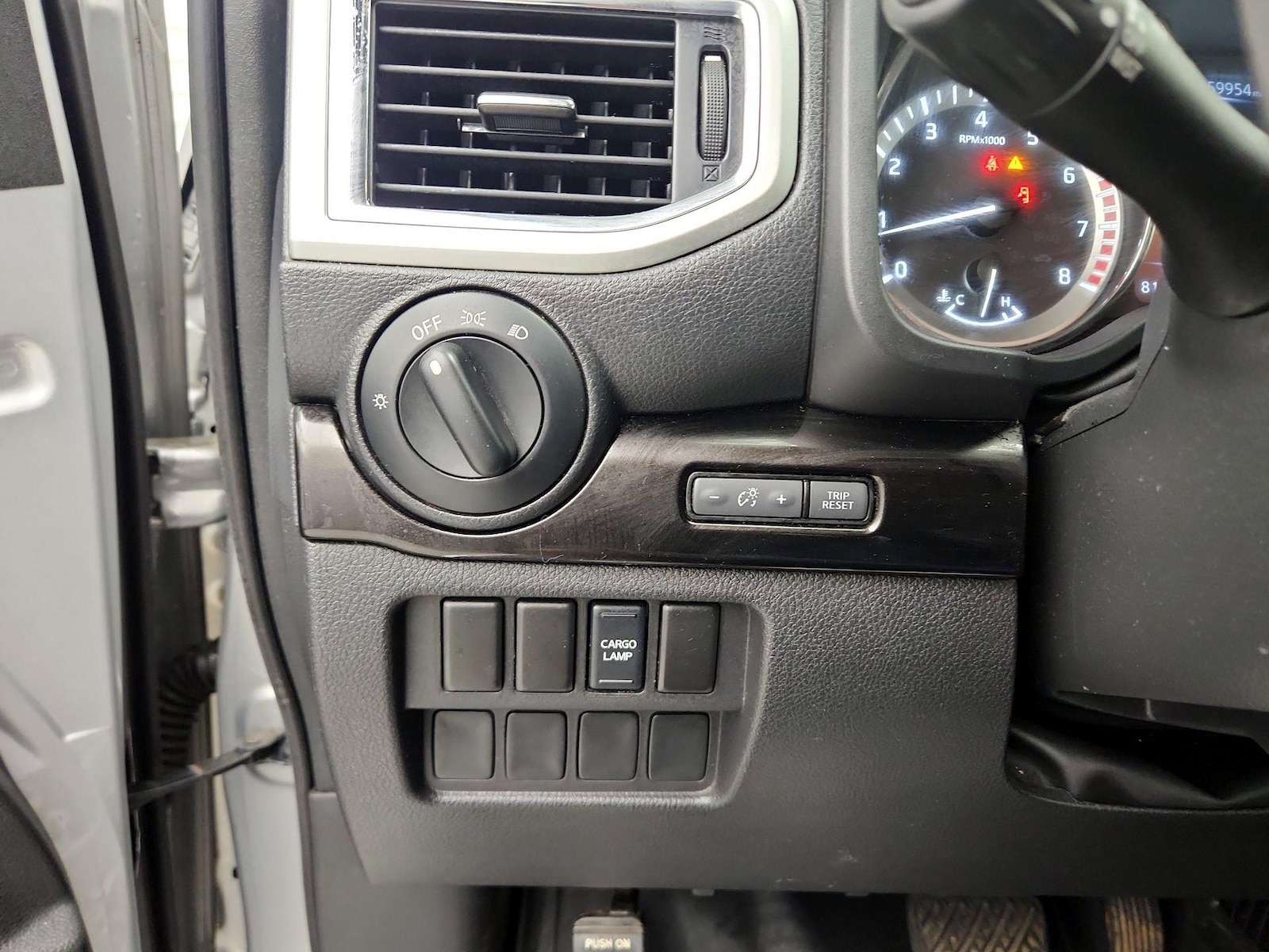 2017 Nissan Titan SV - Photo 14
