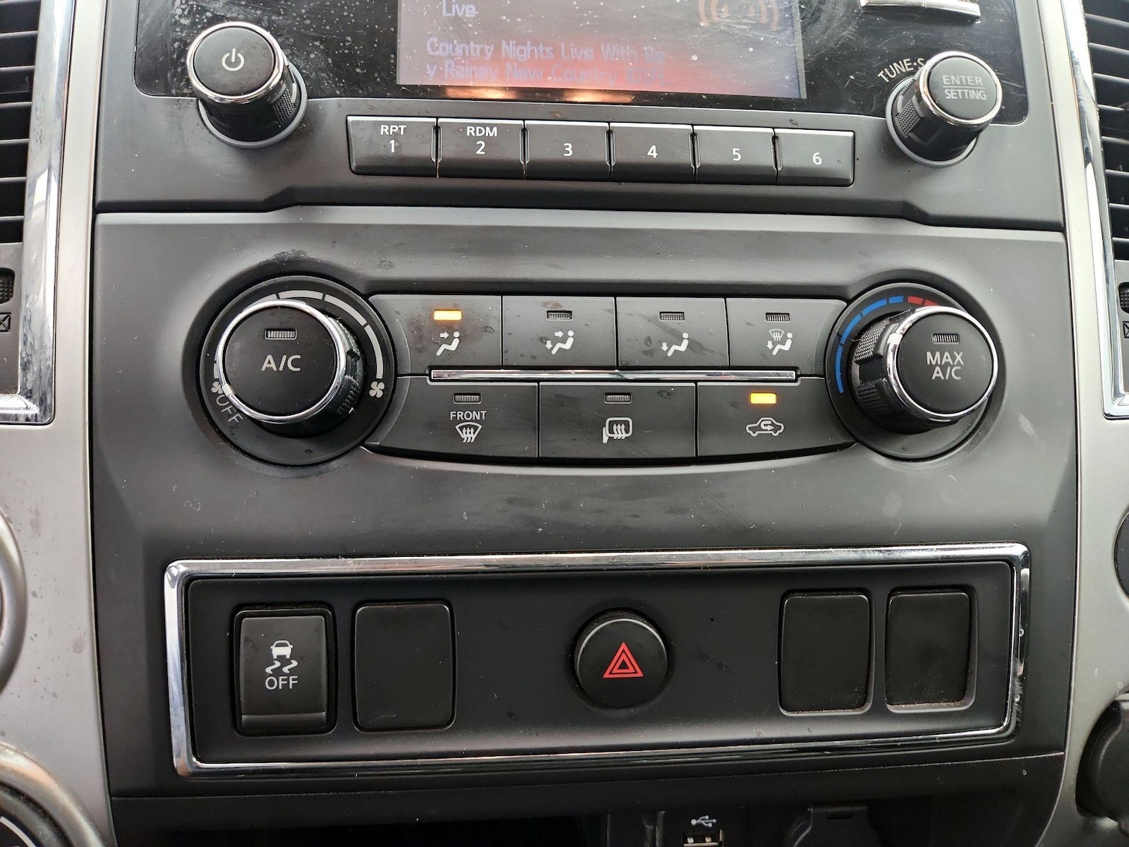 2017 Nissan Titan SV - Photo 16