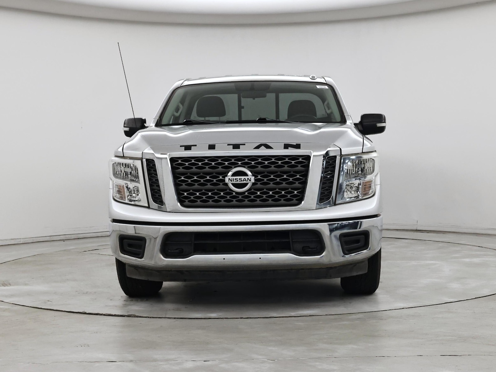 2017 Nissan Titan SV - Photo 6