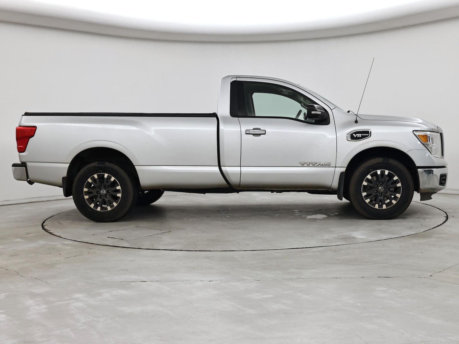 2017 Nissan Titan SV - Photo 8