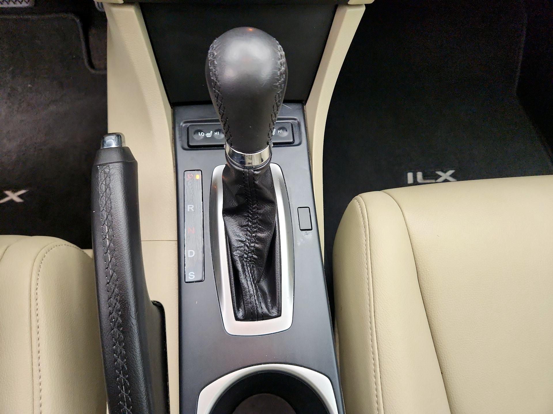 Thumbnail: 2017 Acura ILX - 17