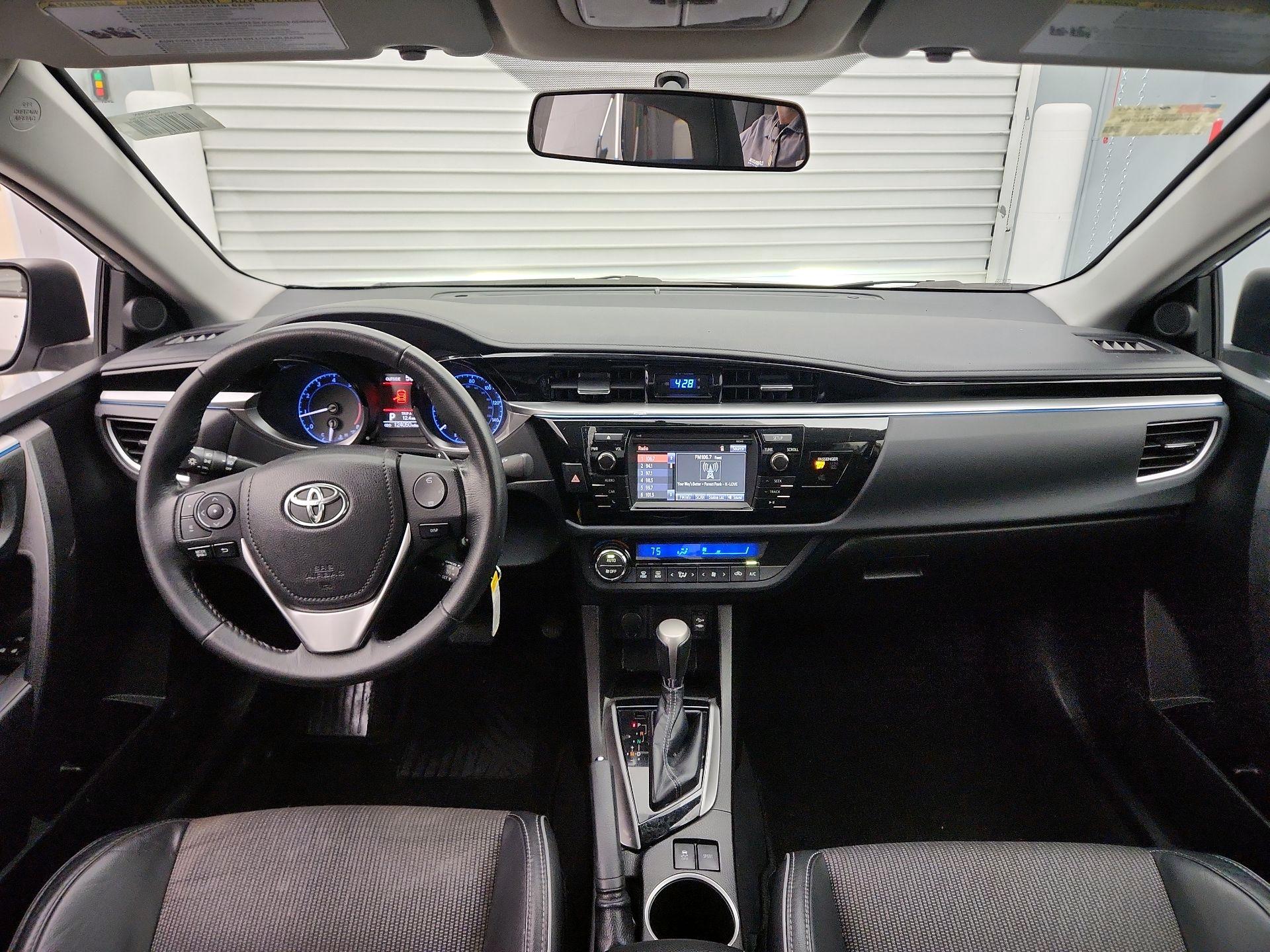 Thumbnail: 2015 Toyota Corolla - 9