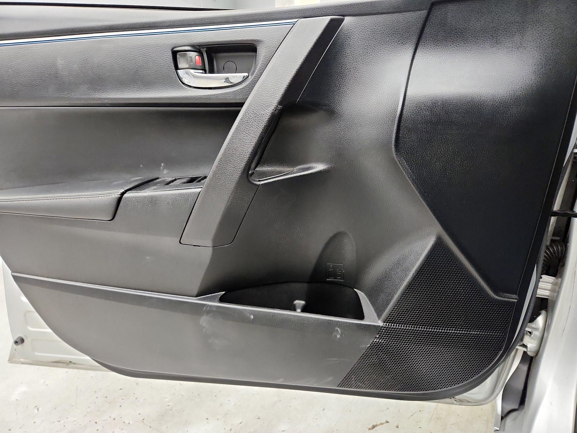 Thumbnail: 2015 Toyota Corolla - 12