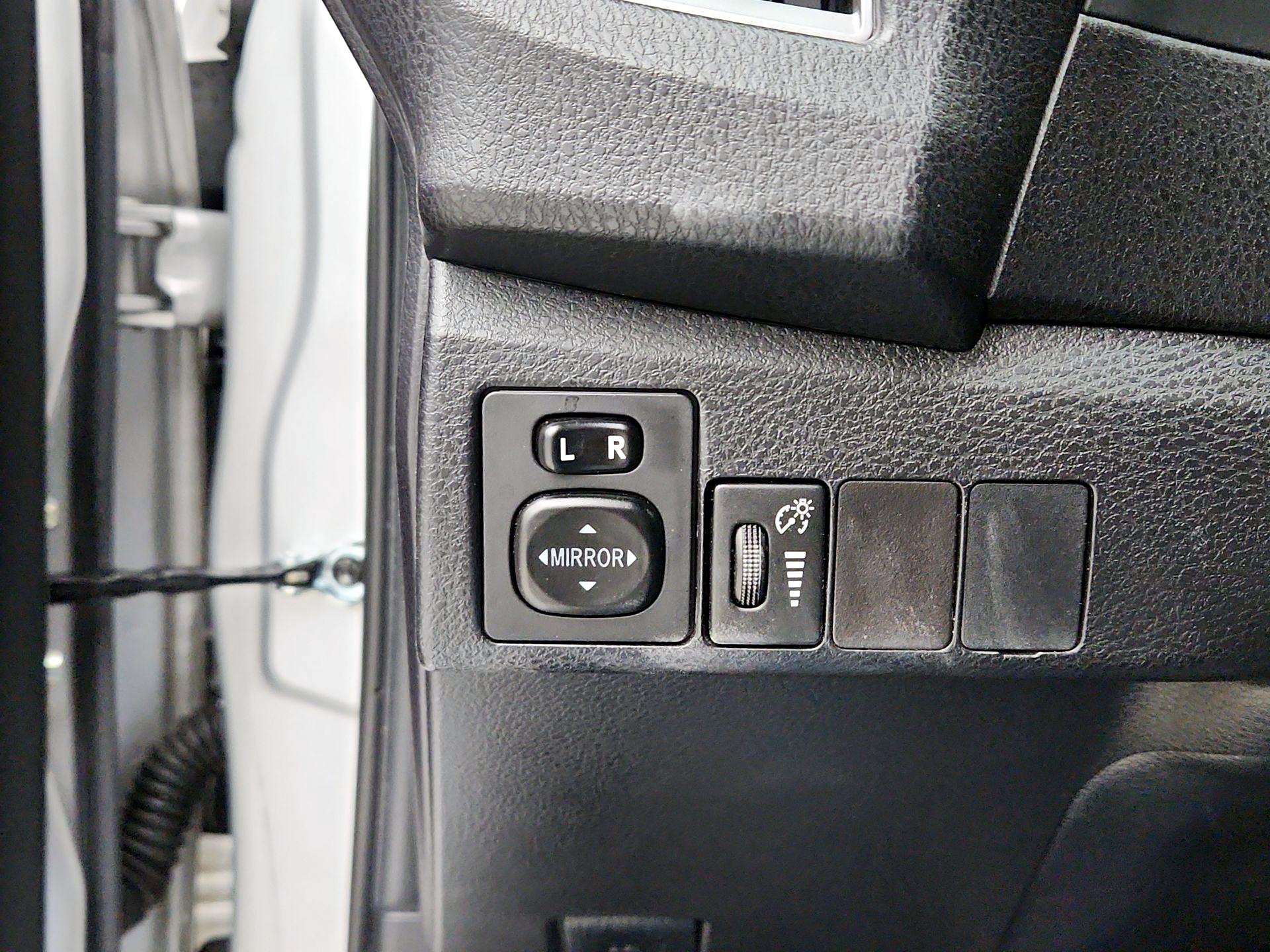 Thumbnail: 2015 Toyota Corolla - 13