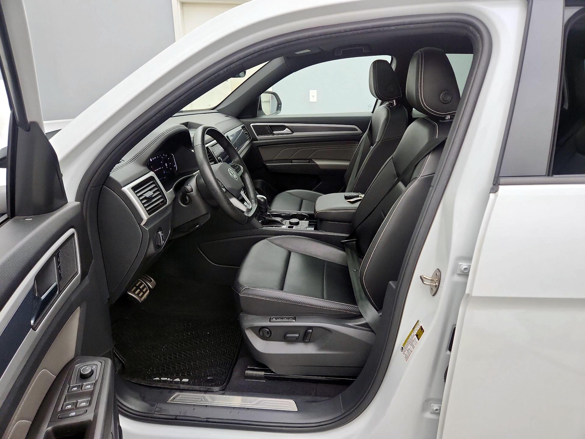 Thumbnail: 2023 Volkswagen Atlas - 11