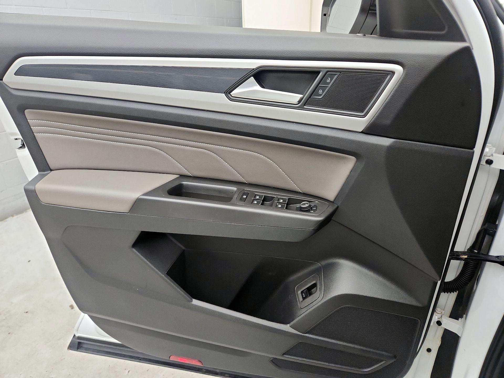 Thumbnail: 2023 Volkswagen Atlas - 12