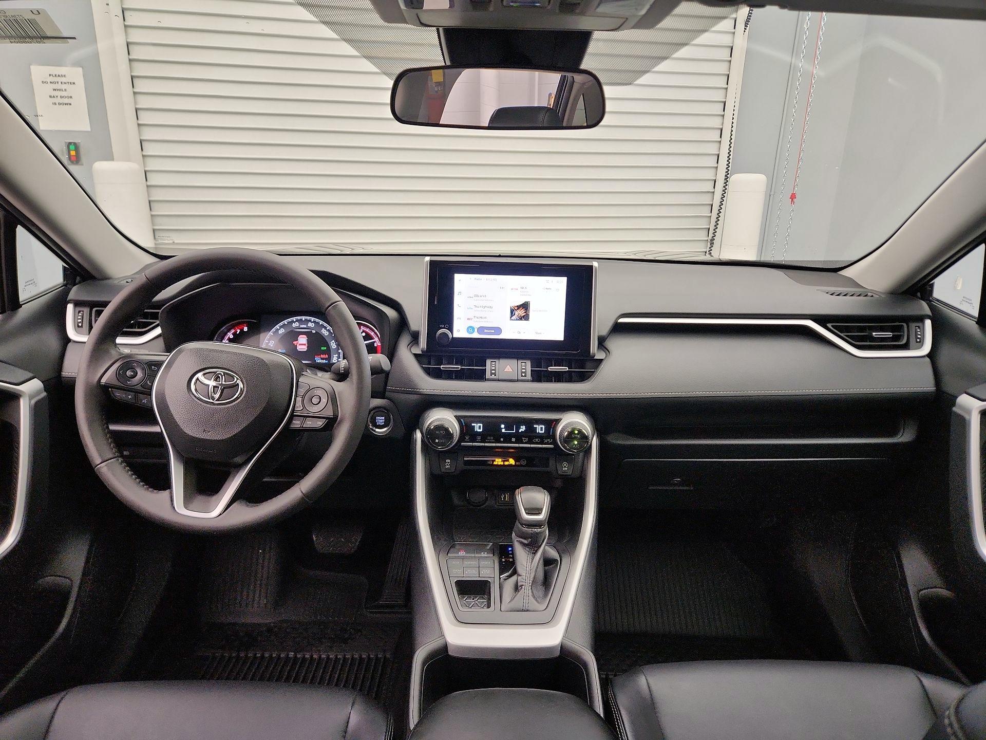 Thumbnail: 2025 Toyota RAV4 - 9