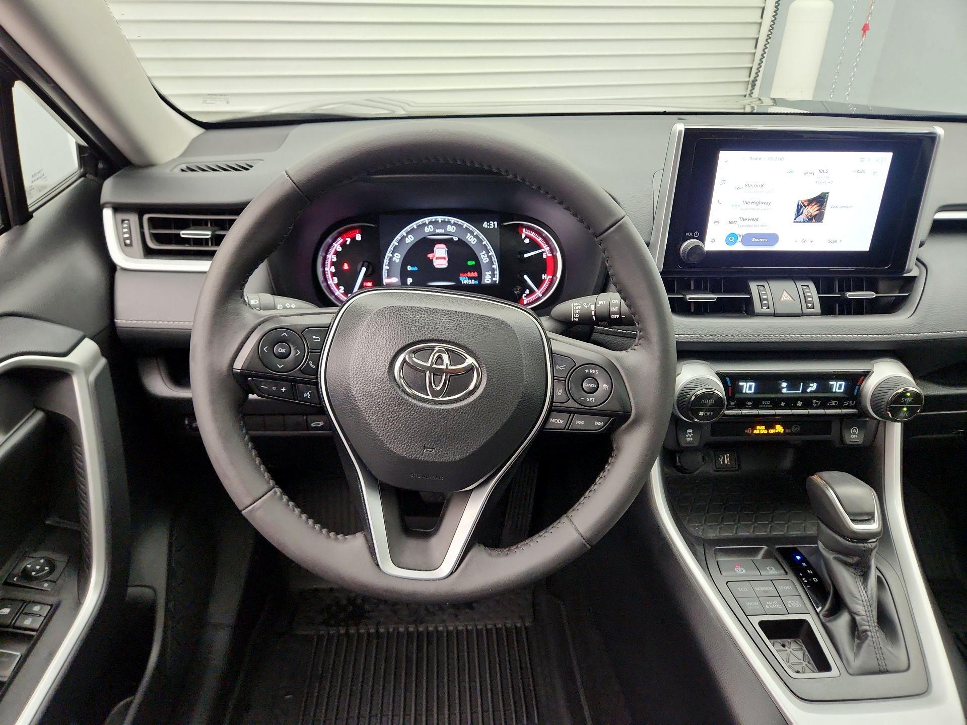 Thumbnail: 2025 Toyota RAV4 - 10