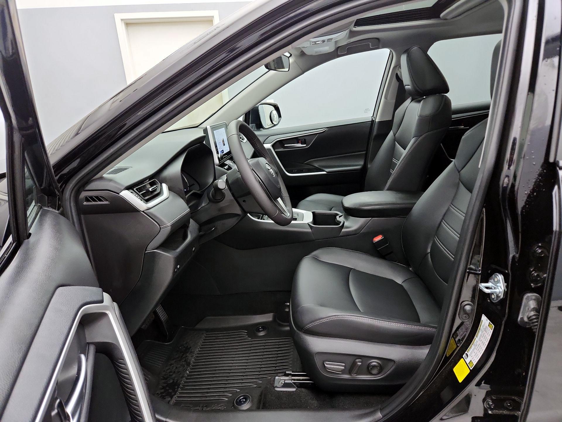 Thumbnail: 2025 Toyota RAV4 - 11