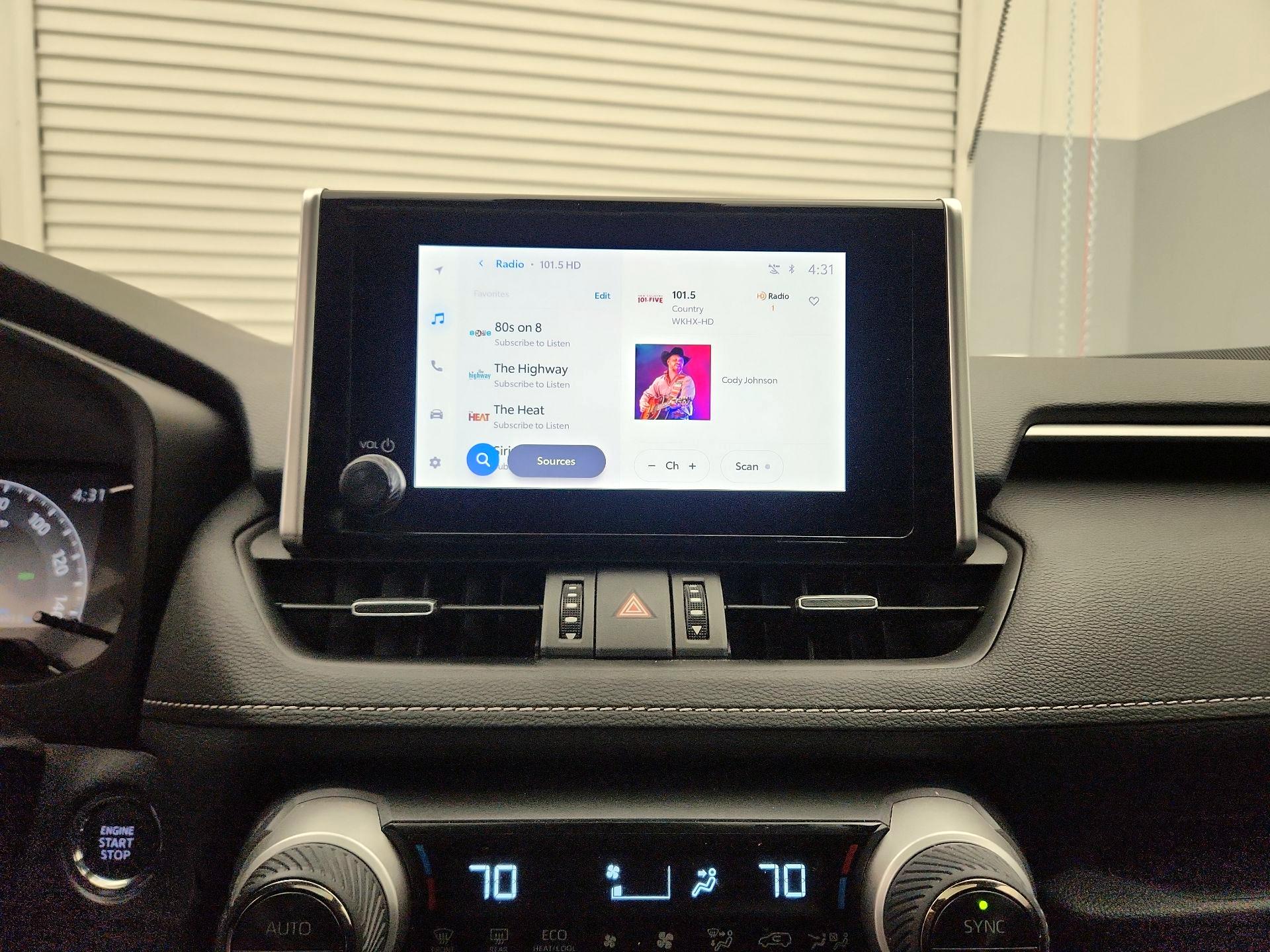 Thumbnail: 2025 Toyota RAV4 - 15