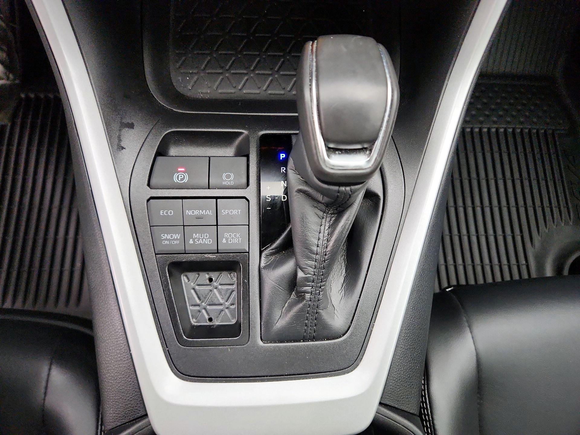 Thumbnail: 2025 Toyota RAV4 - 17