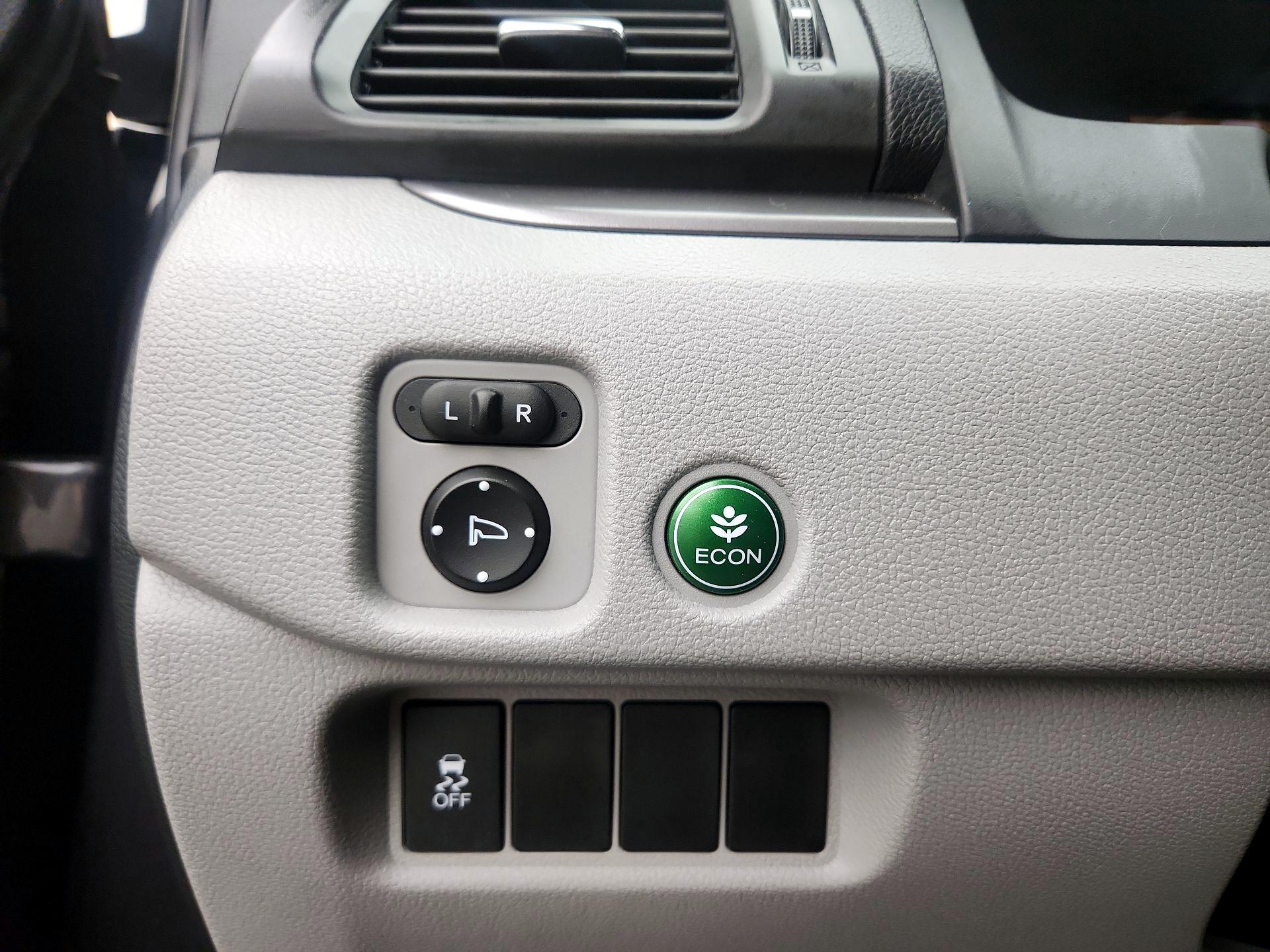 Thumbnail: 2016 Honda Pilot - 13