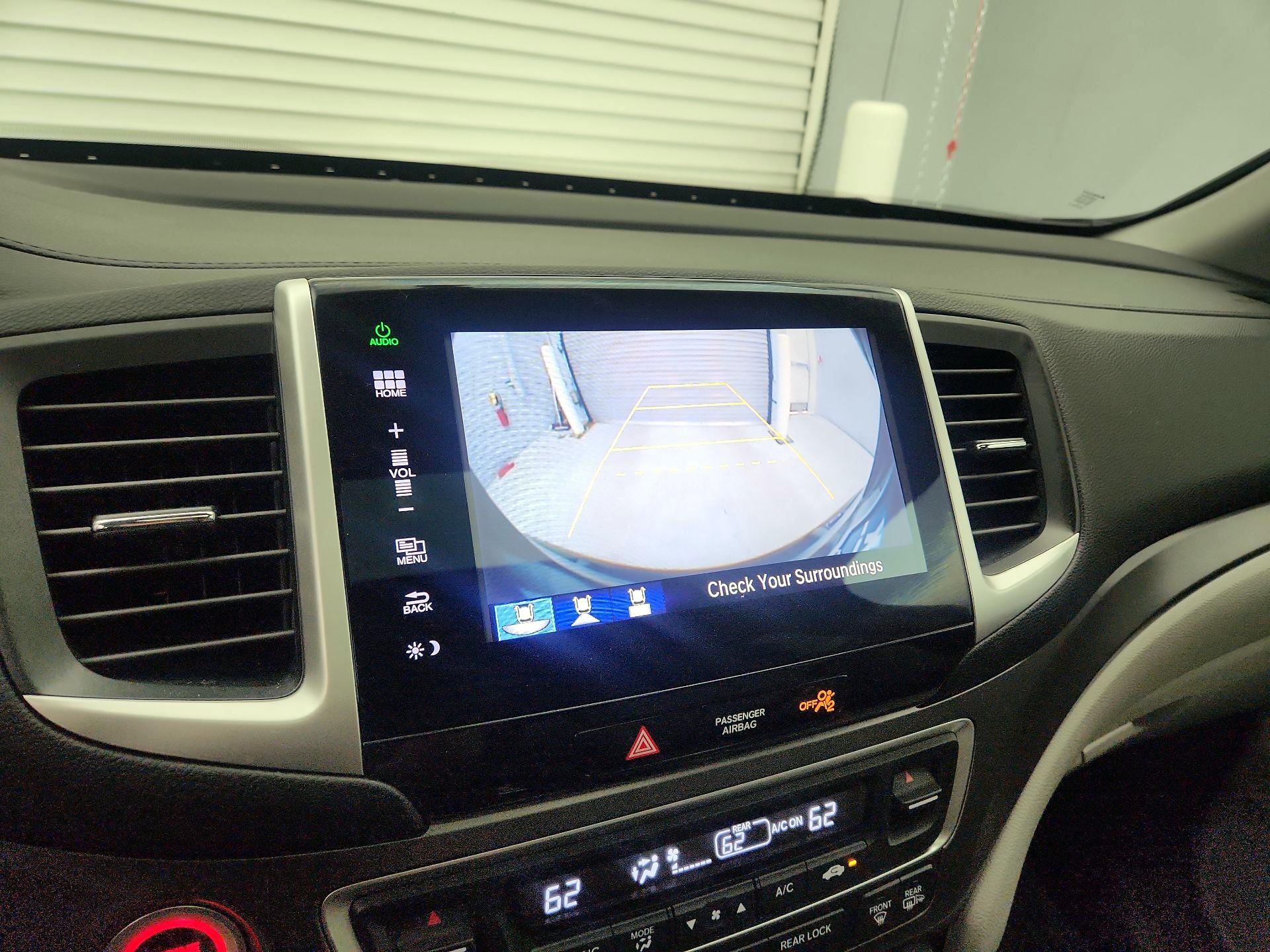 Thumbnail: 2016 Honda Pilot - 14