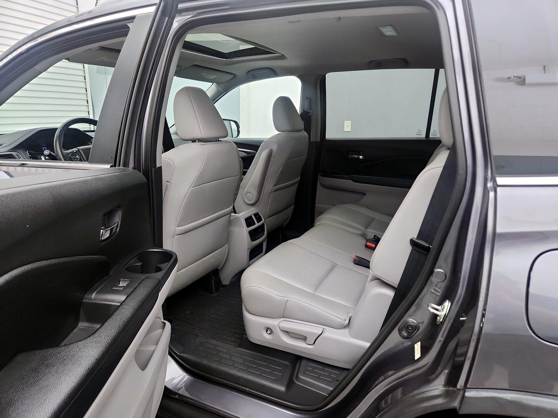 Thumbnail: 2016 Honda Pilot - 20