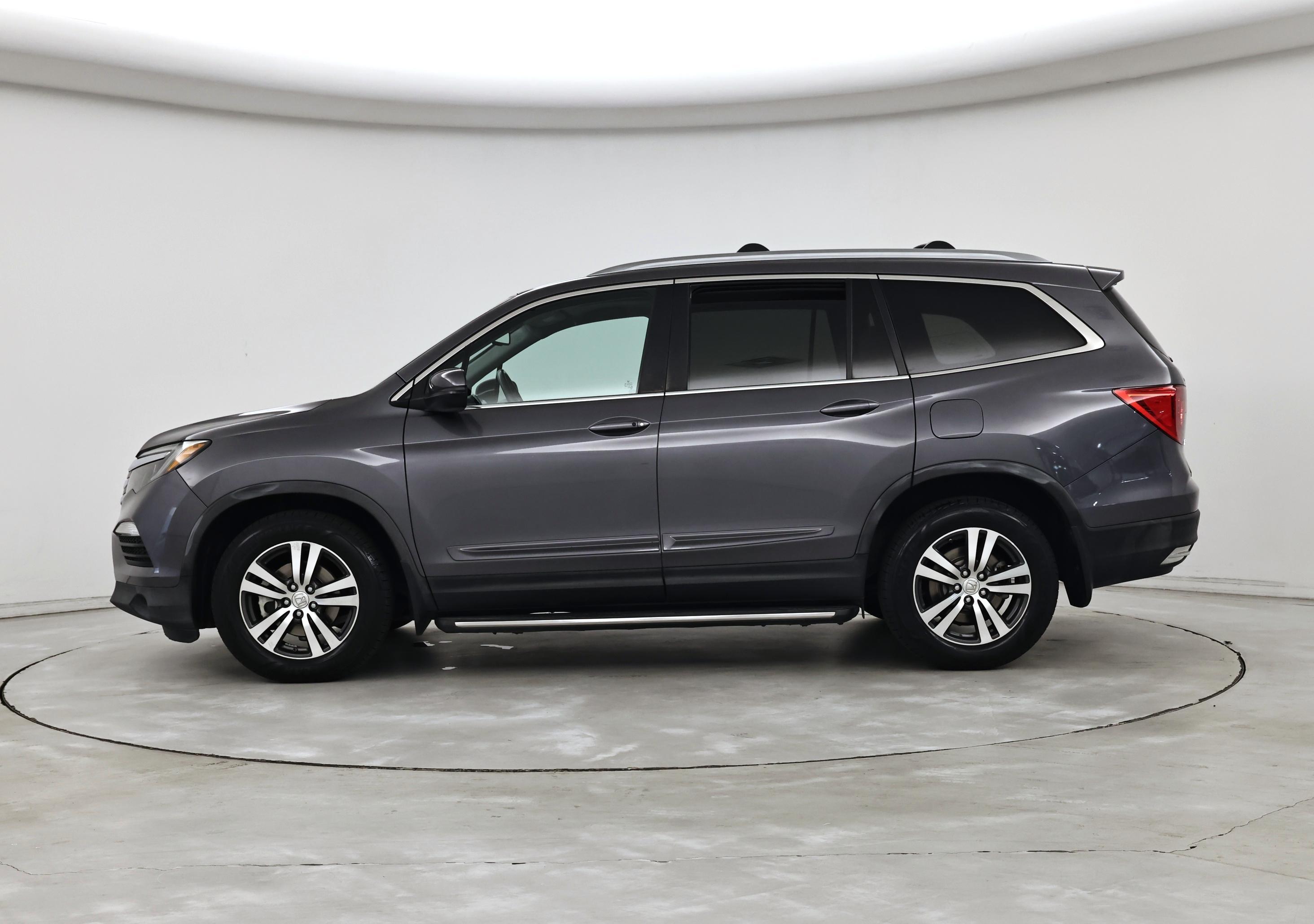 Thumbnail: 2016 Honda Pilot - 3