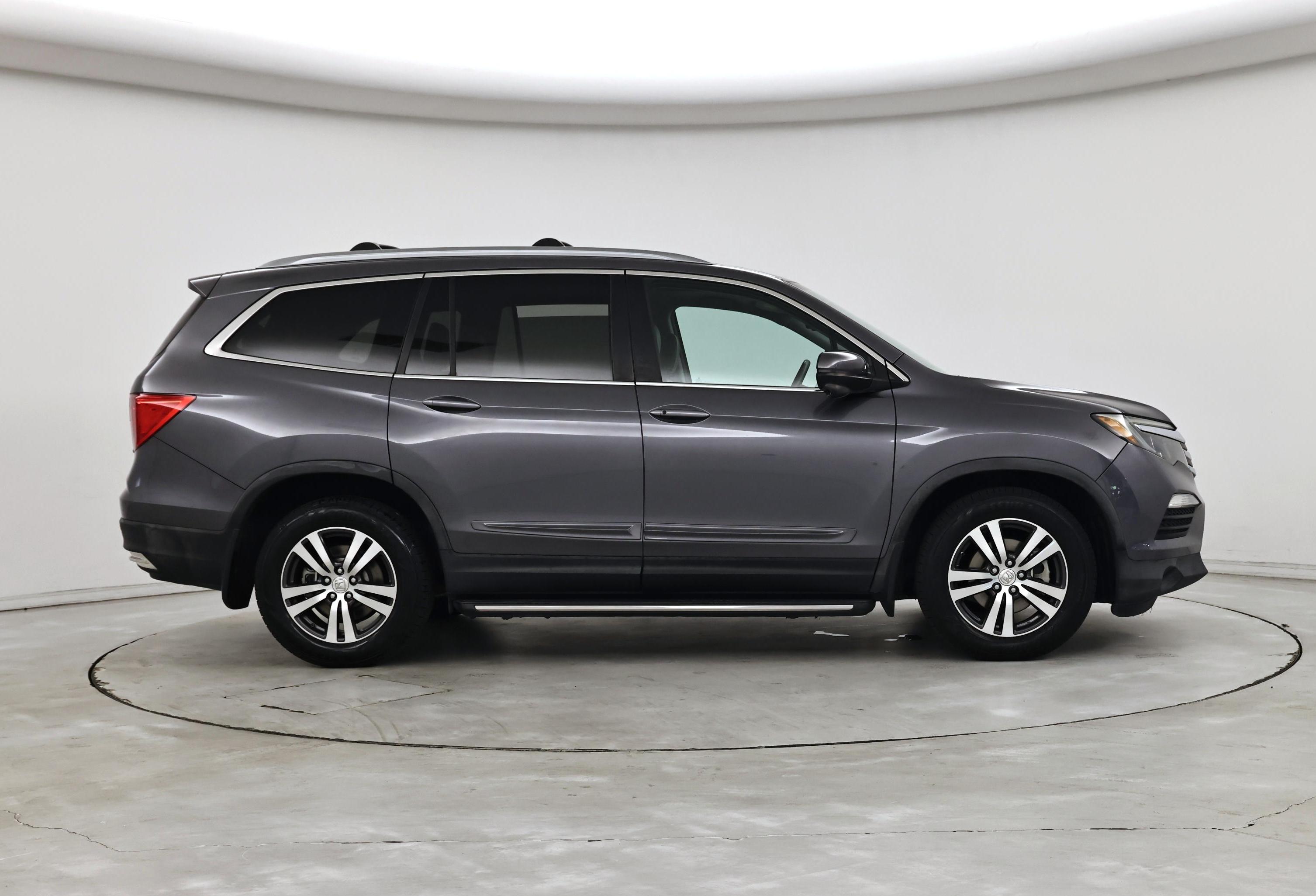 Thumbnail: 2016 Honda Pilot - 7