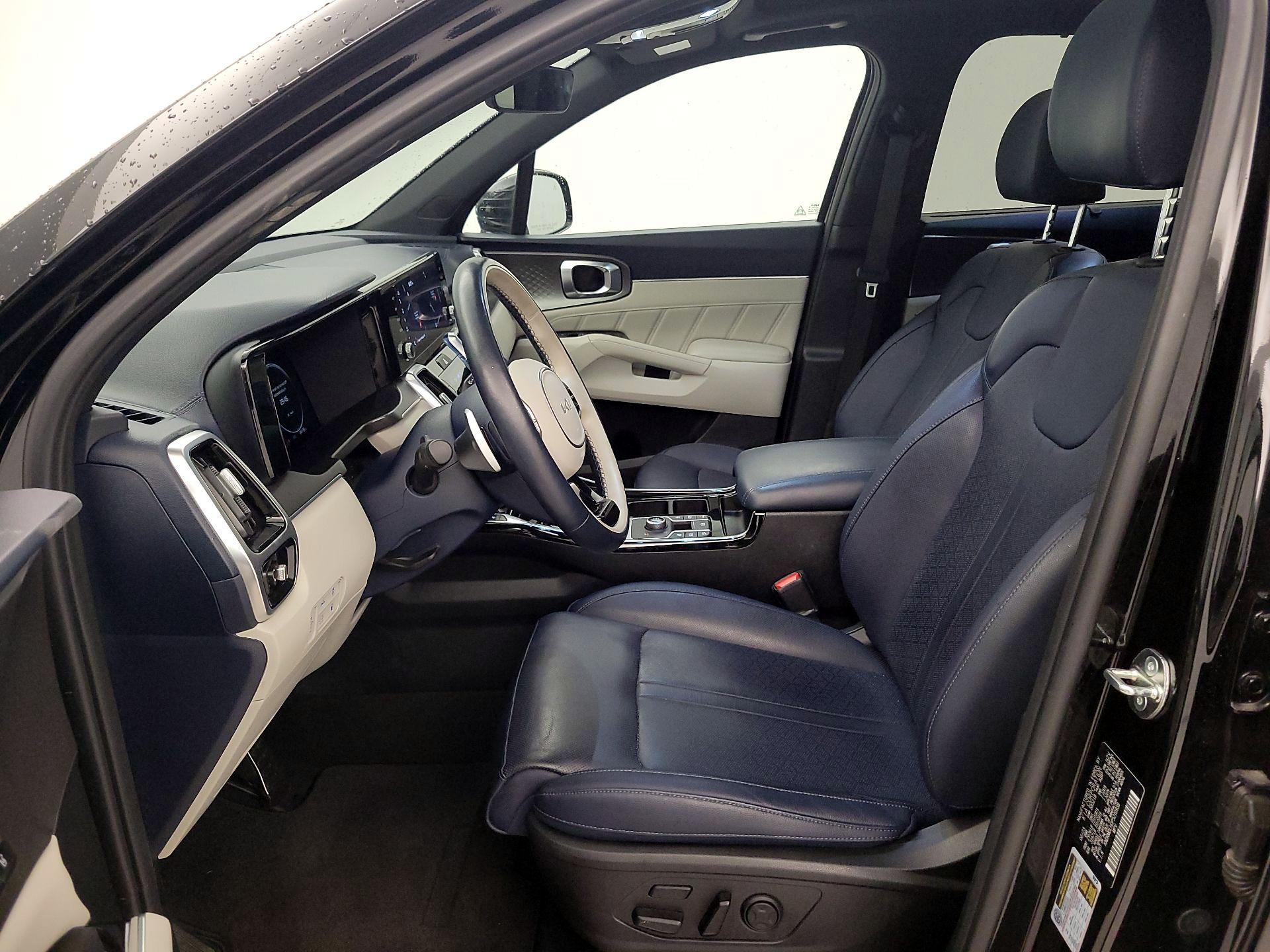 Thumbnail: 2023 Kia Sorento - 11