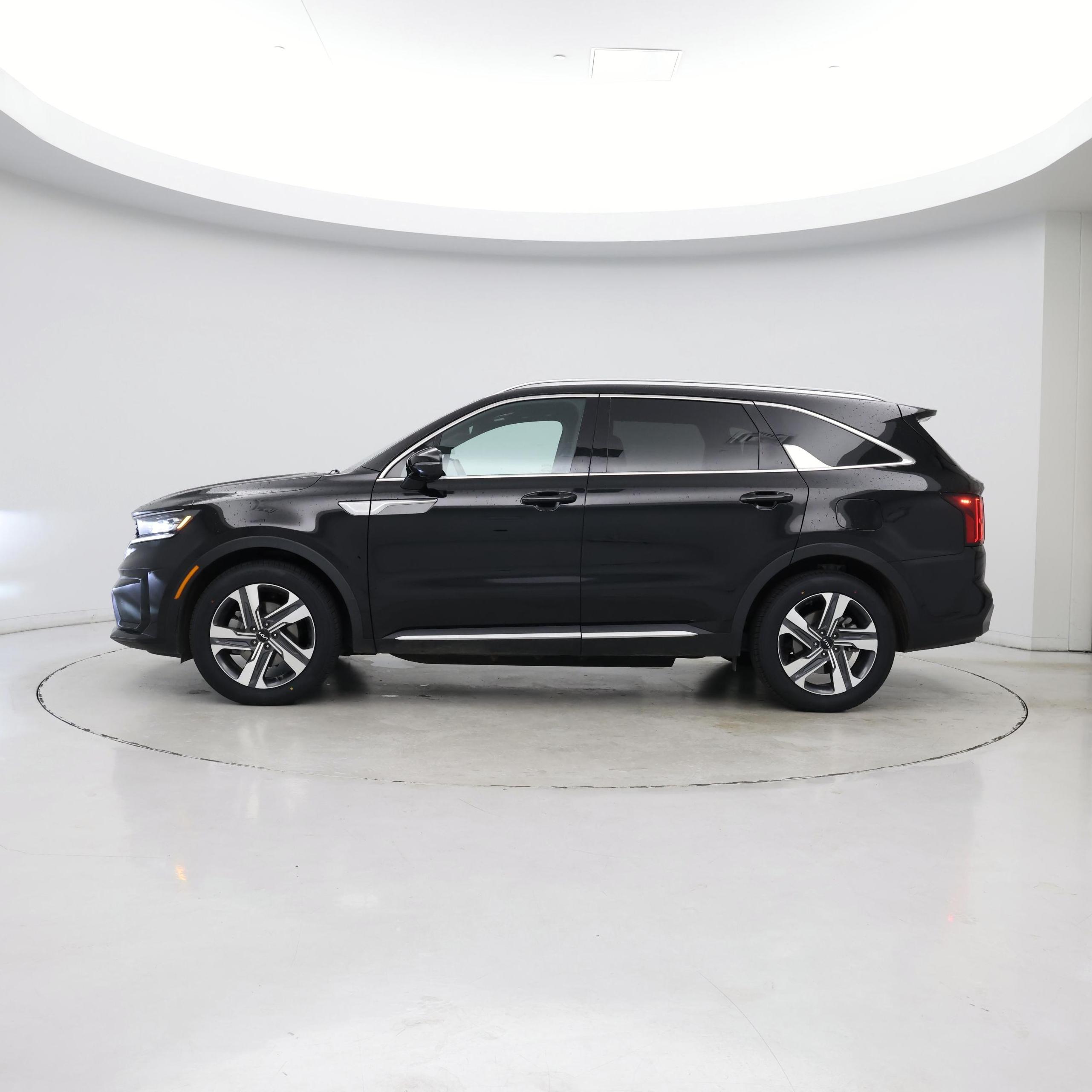 Thumbnail: 2023 Kia Sorento - 3