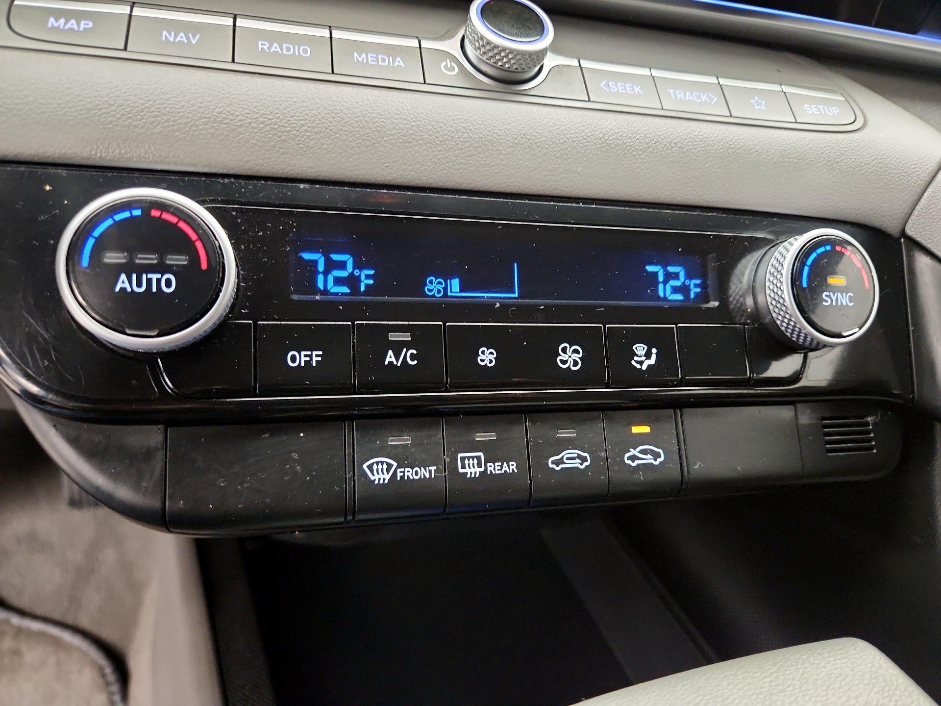 Thumbnail: 2024 Hyundai Elantra - 17