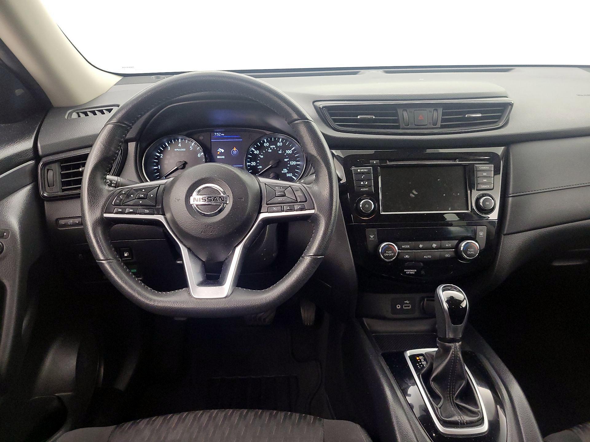 Thumbnail: 2020 Nissan Rogue - 10