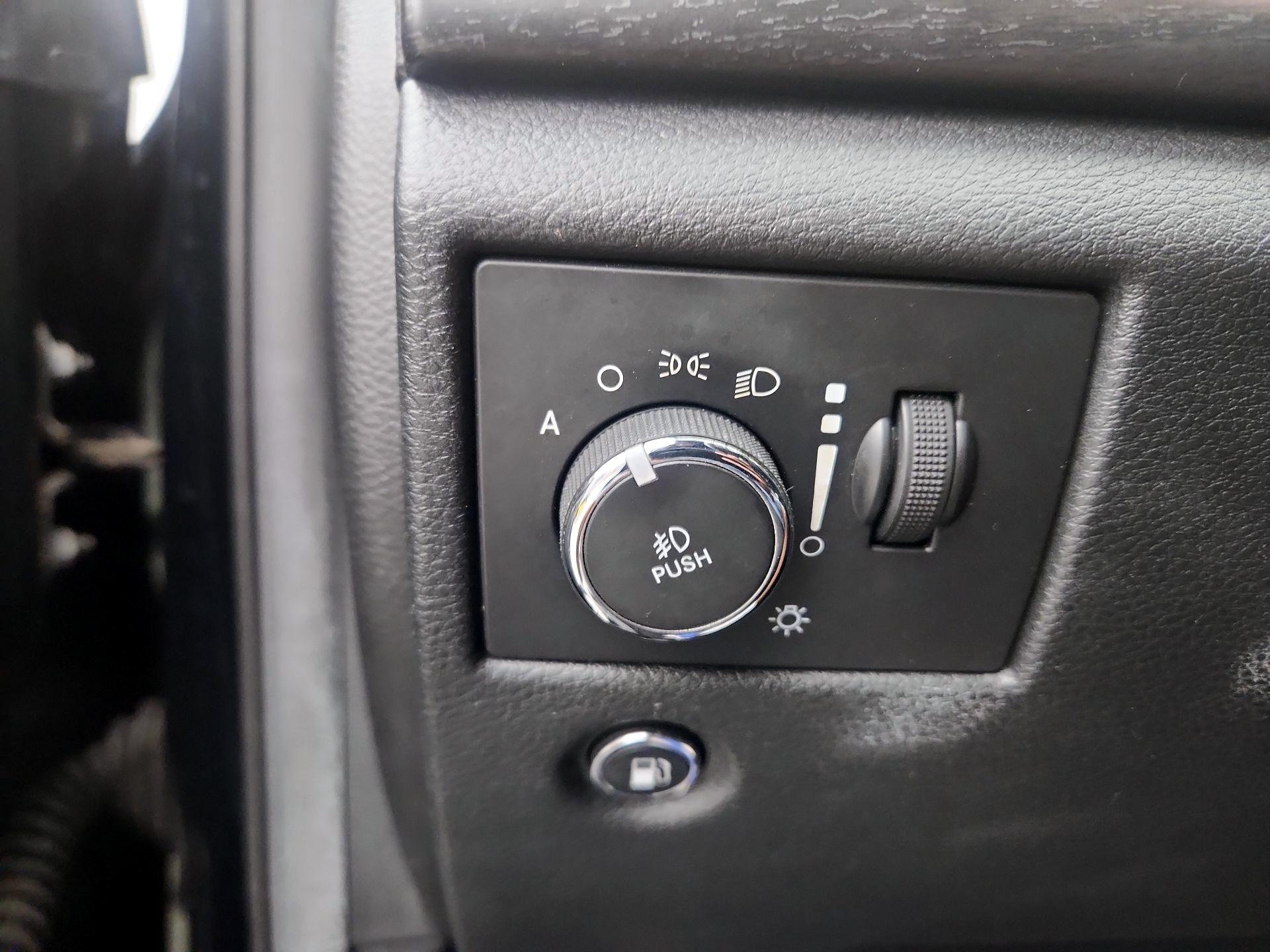 Thumbnail: 2014 Jeep Grand Cherokee - 13