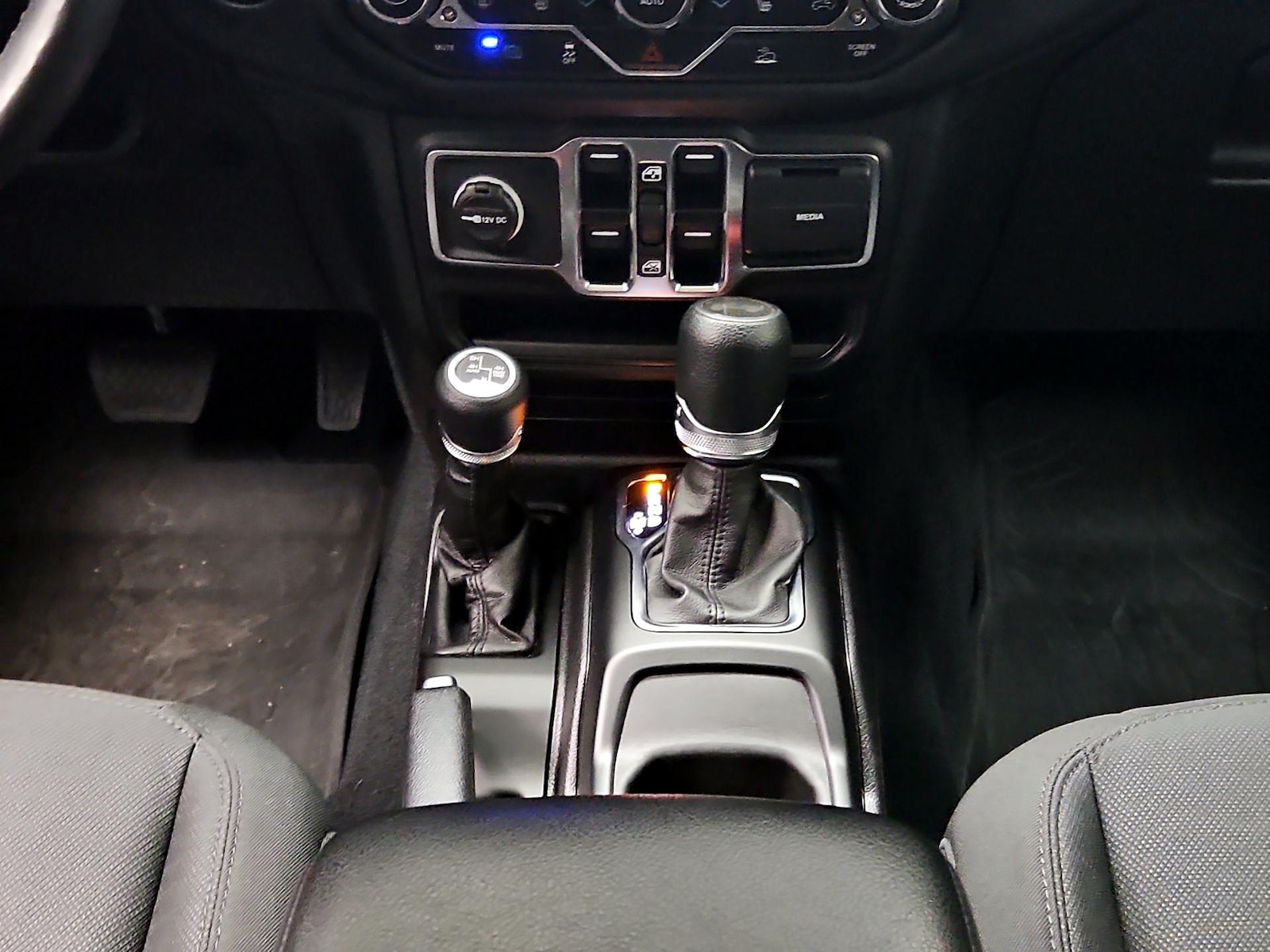 2023 Jeep Wrangler 4xe Willys 4XE - Photo 18