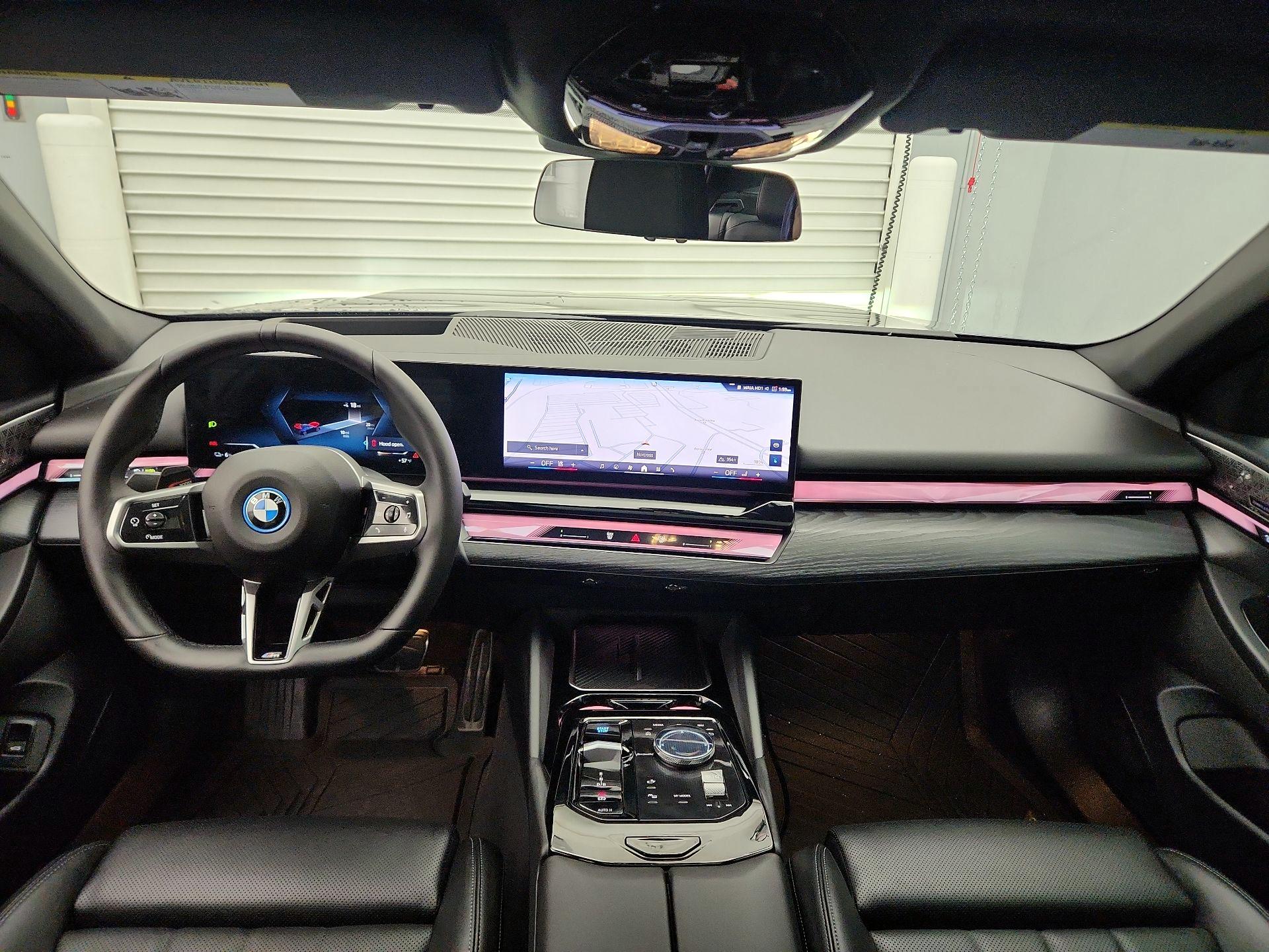 Thumbnail: 2026 BMW i5 - 9