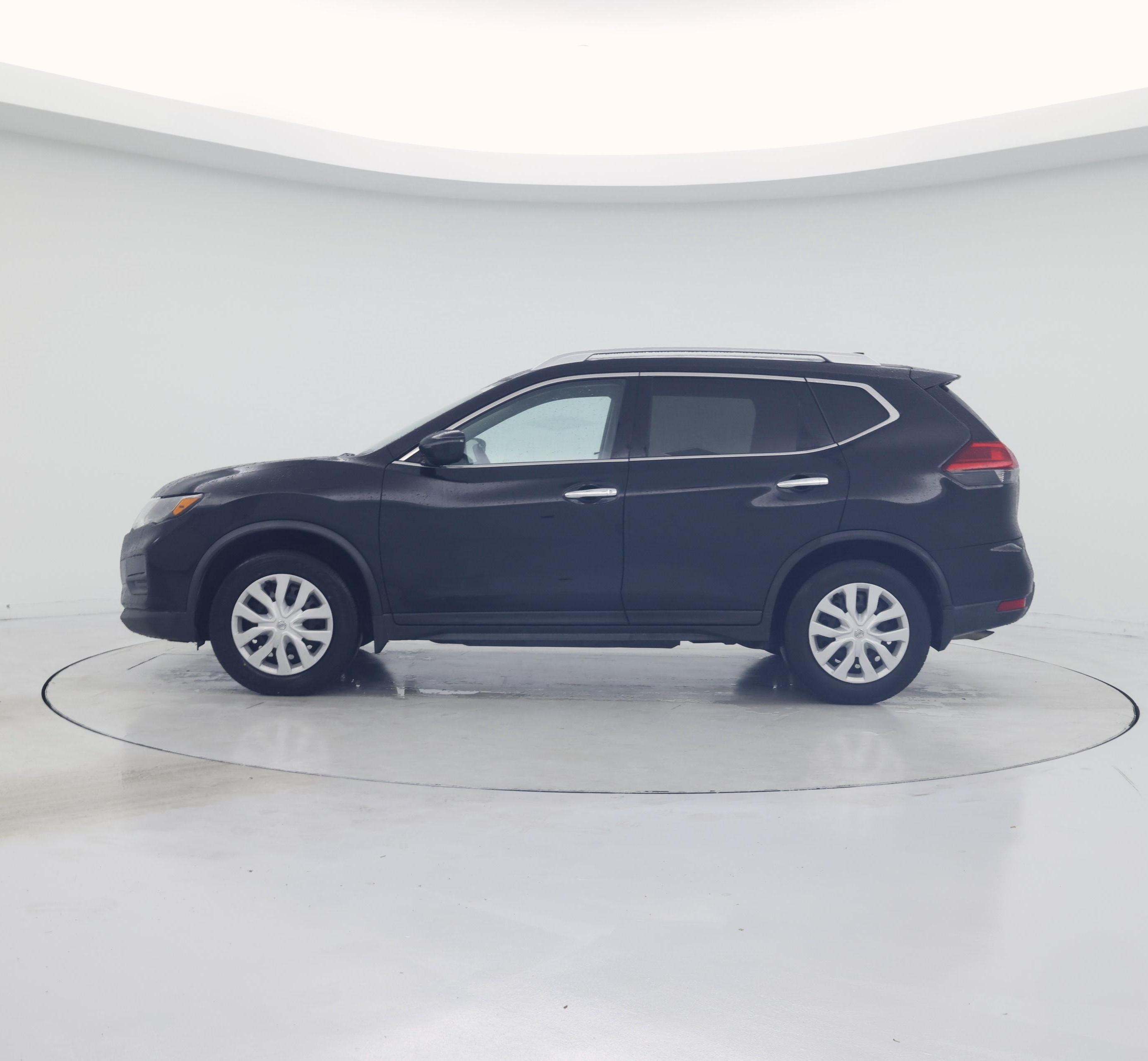 Thumbnail: 2017 Nissan Rogue - 3