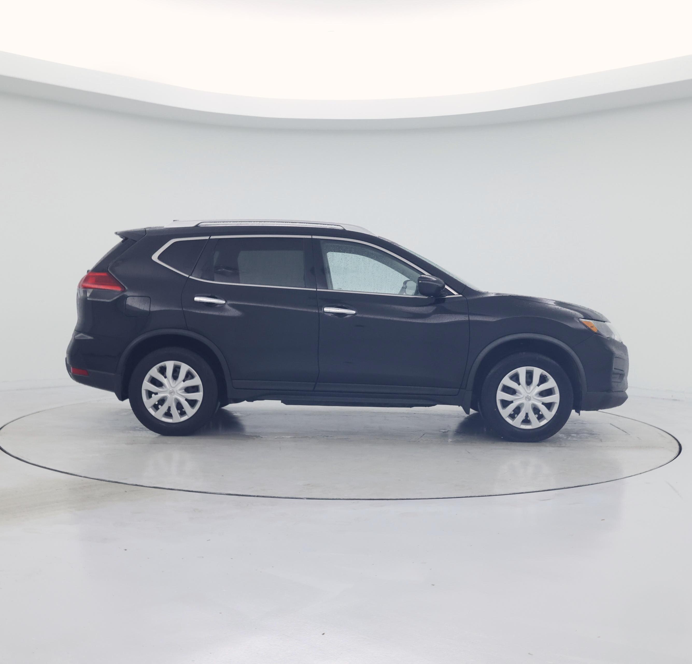 Thumbnail: 2017 Nissan Rogue - 7