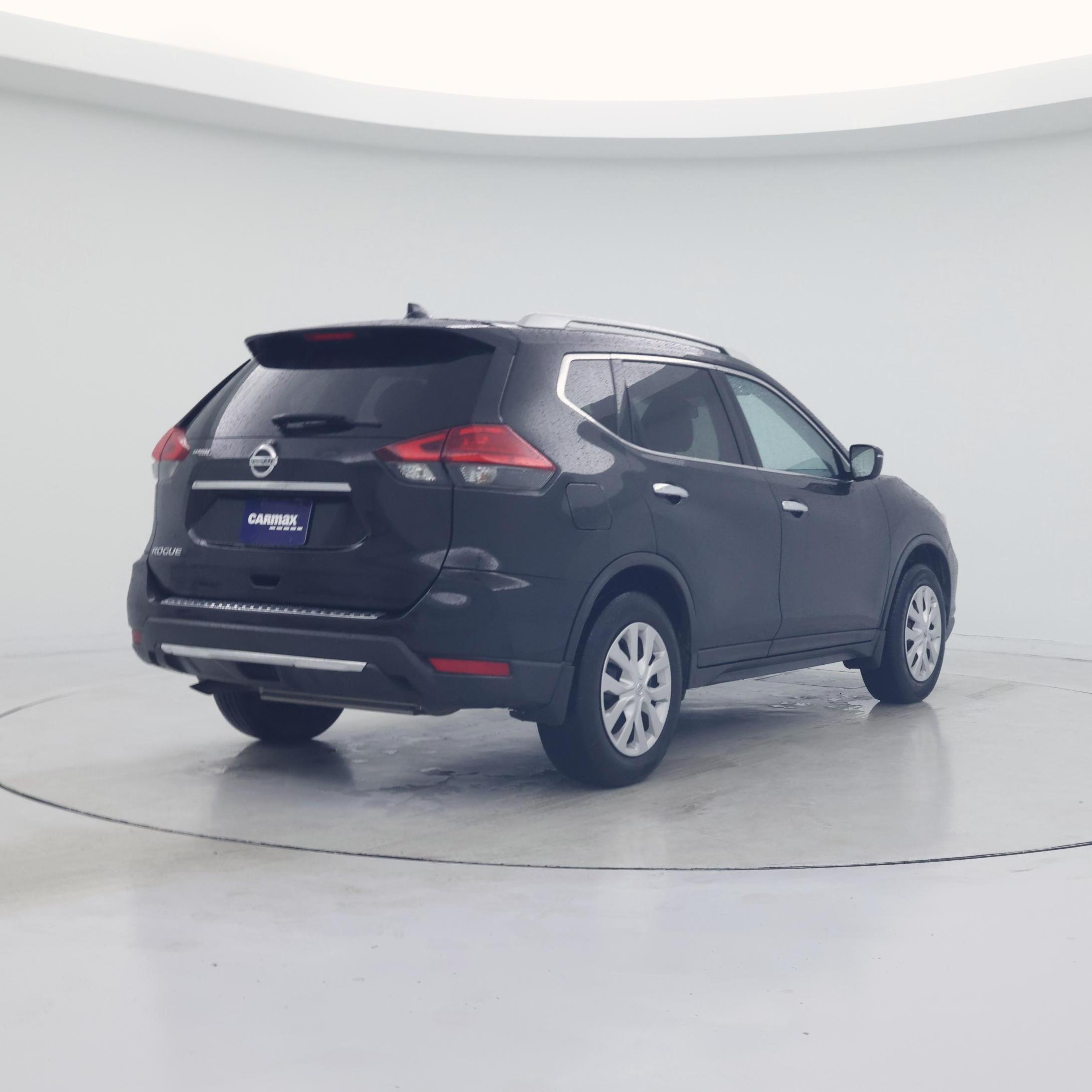 Thumbnail: 2017 Nissan Rogue - 8