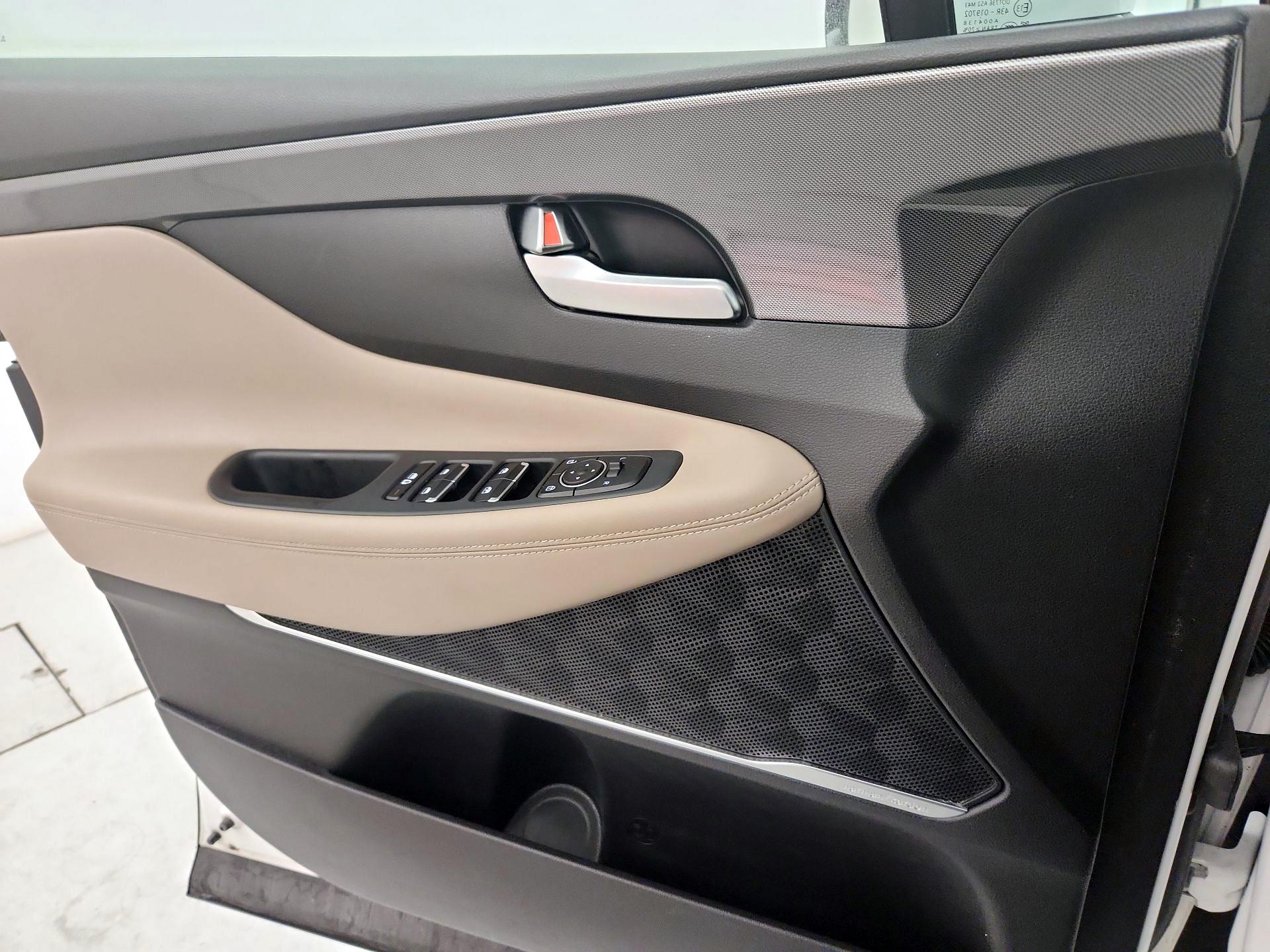 Thumbnail: 2023 Hyundai Santa Fe - 11