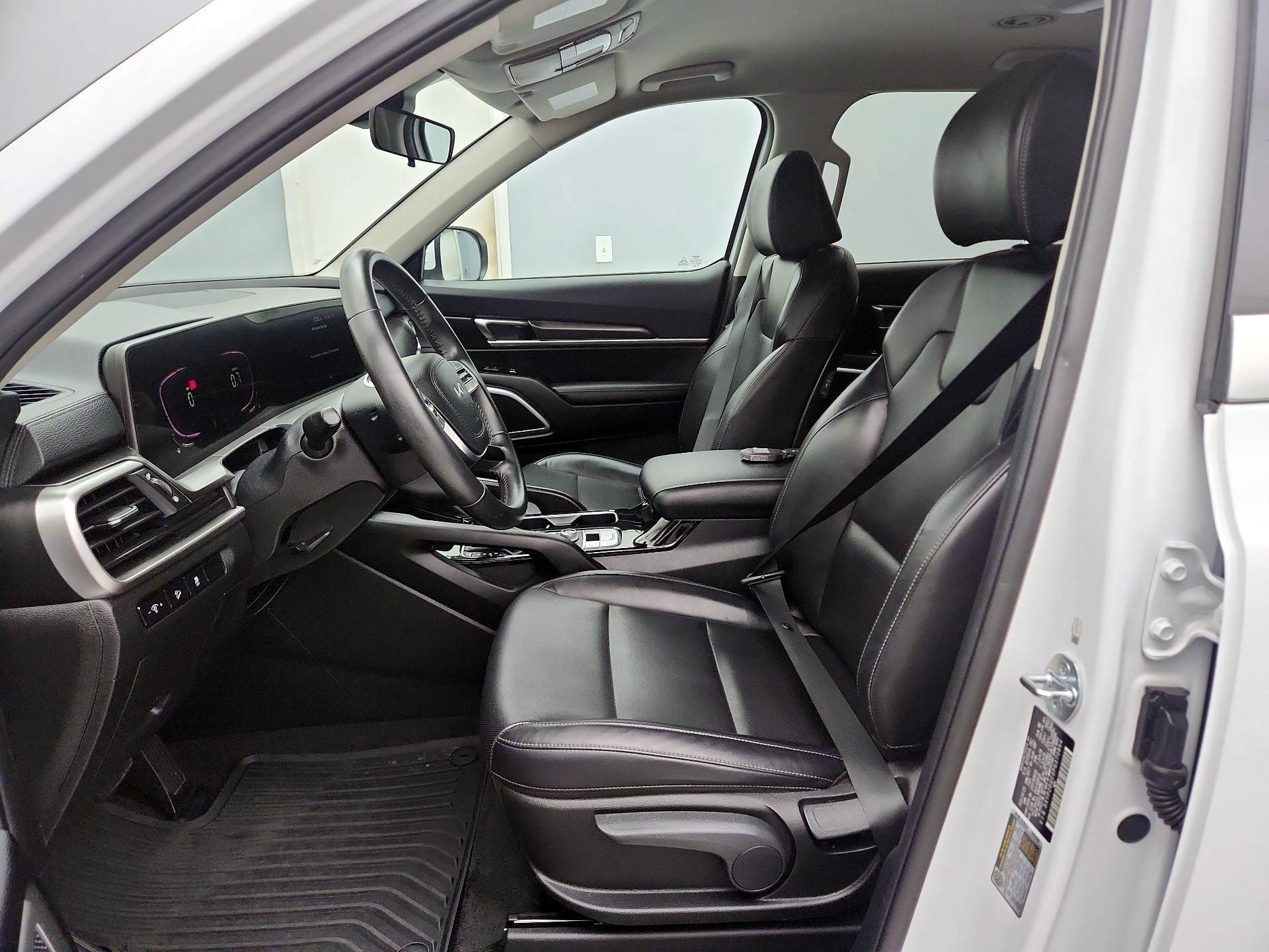 Thumbnail: 2023 Kia Telluride - 11
