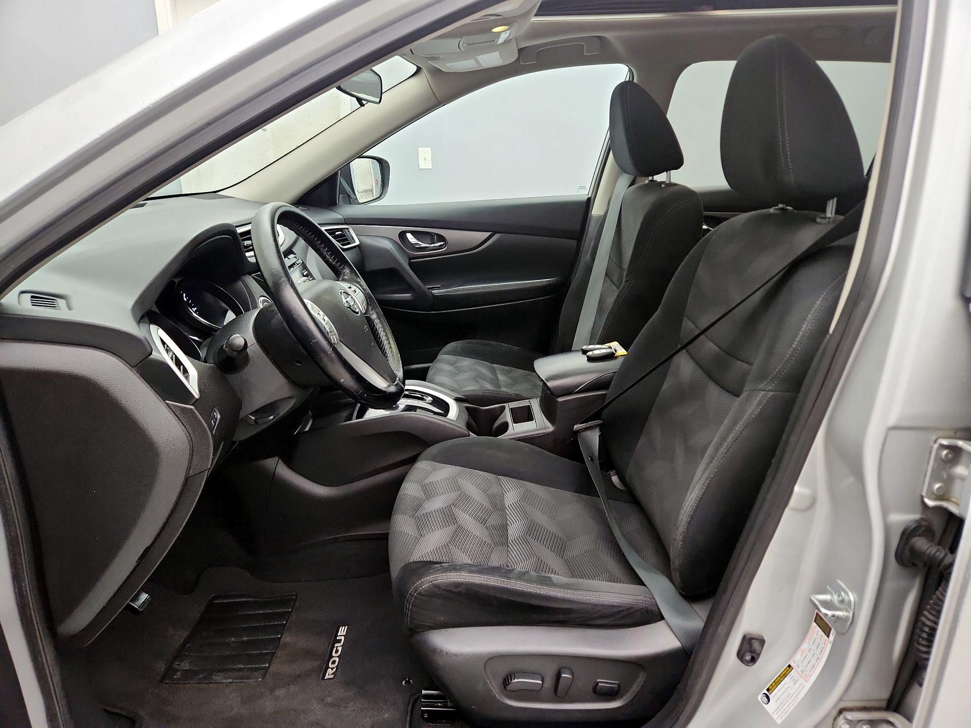 Thumbnail: 2015 Nissan Rogue - 11