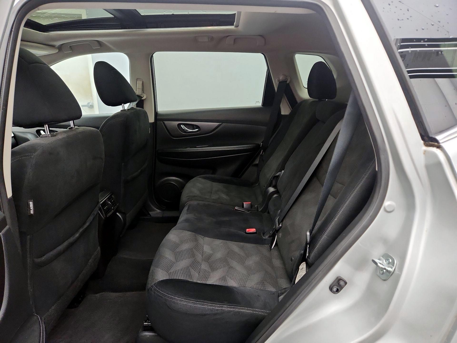 Thumbnail: 2015 Nissan Rogue - 20