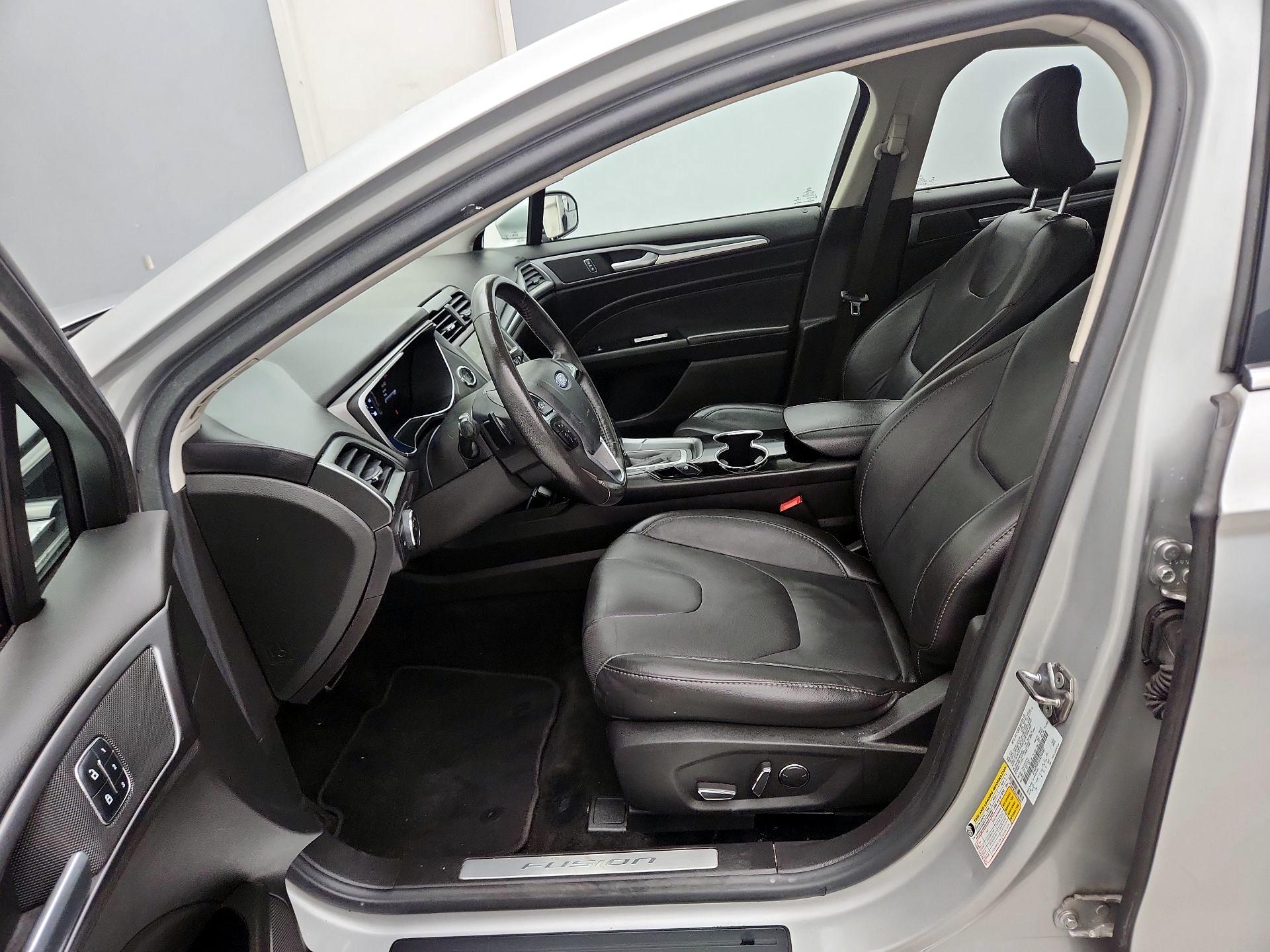 Thumbnail: 2016 Ford Fusion - 11
